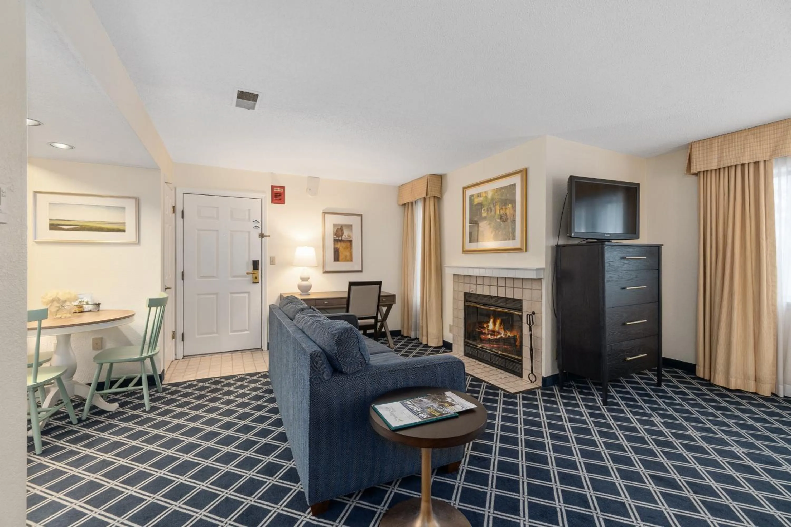 TV and multimedia in Residences at Daniel Webster