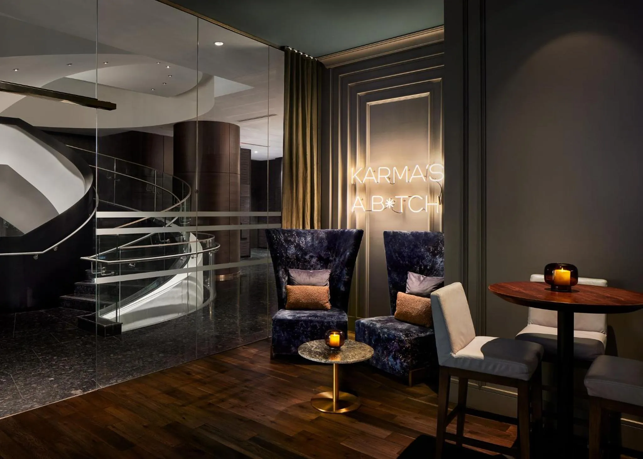 Lounge or bar in Paradox Vancouver