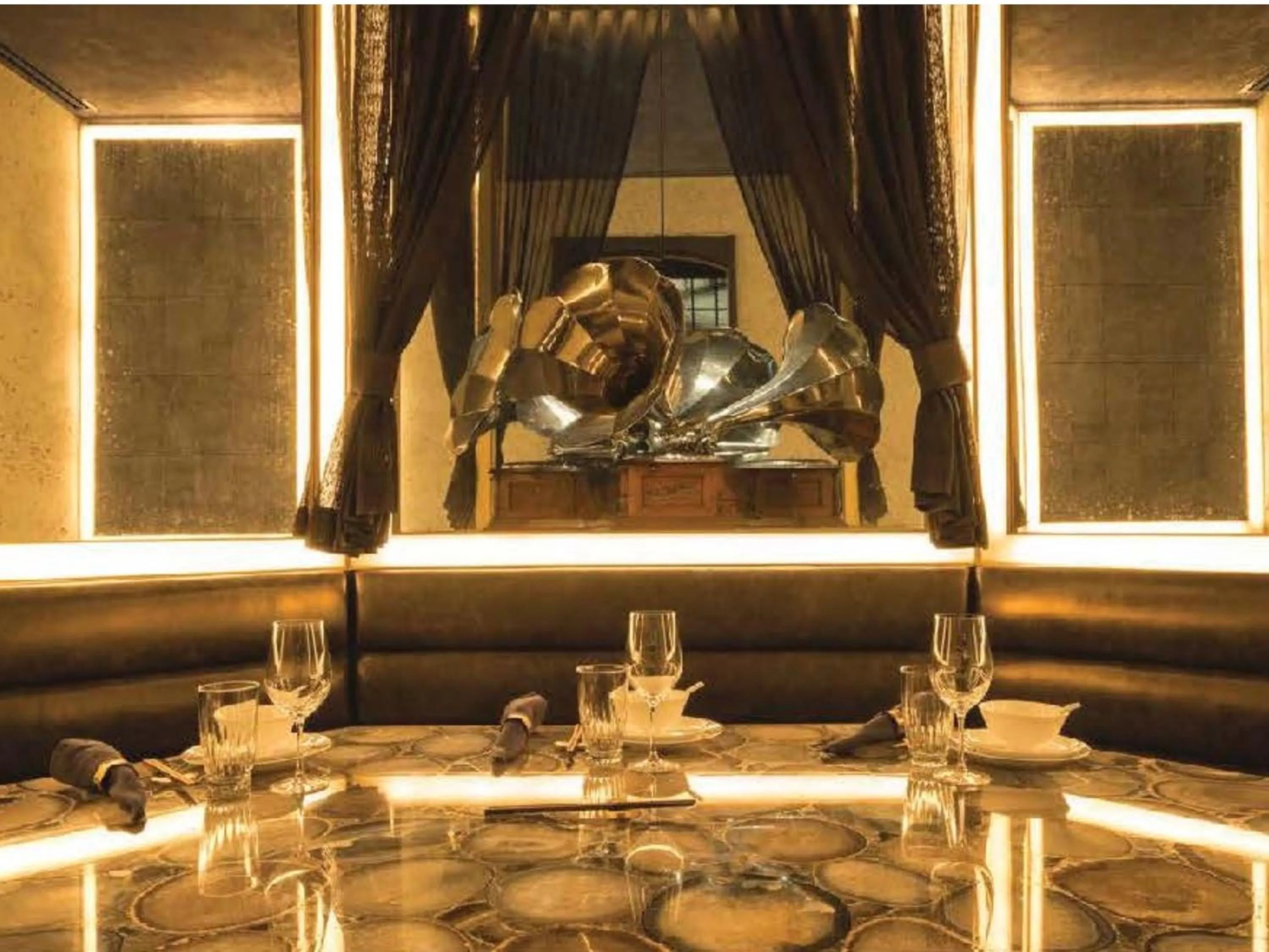 Restaurant/places to eat in Paradox Vancouver