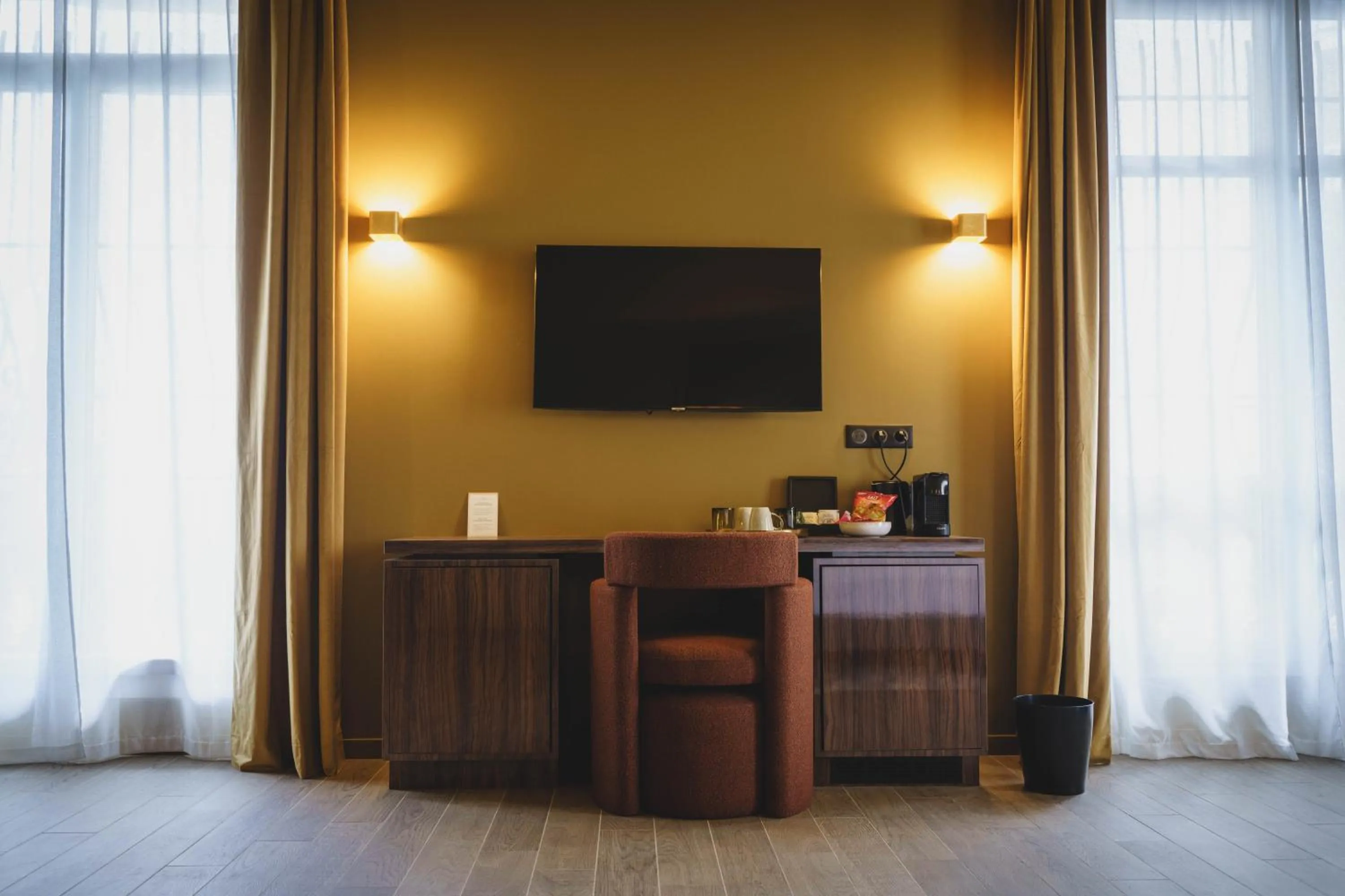 Seating area in Hotel Gounod Fully Renovated