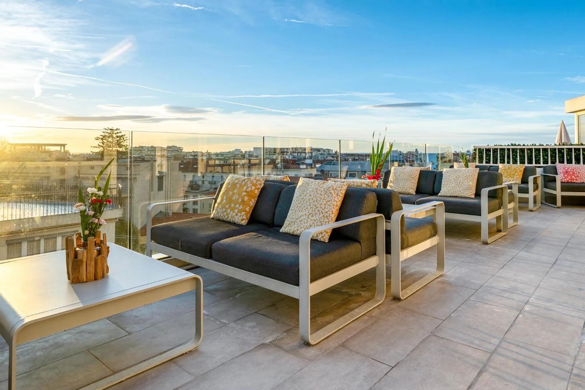 Off site in Hotel Gounod Fully Renovated