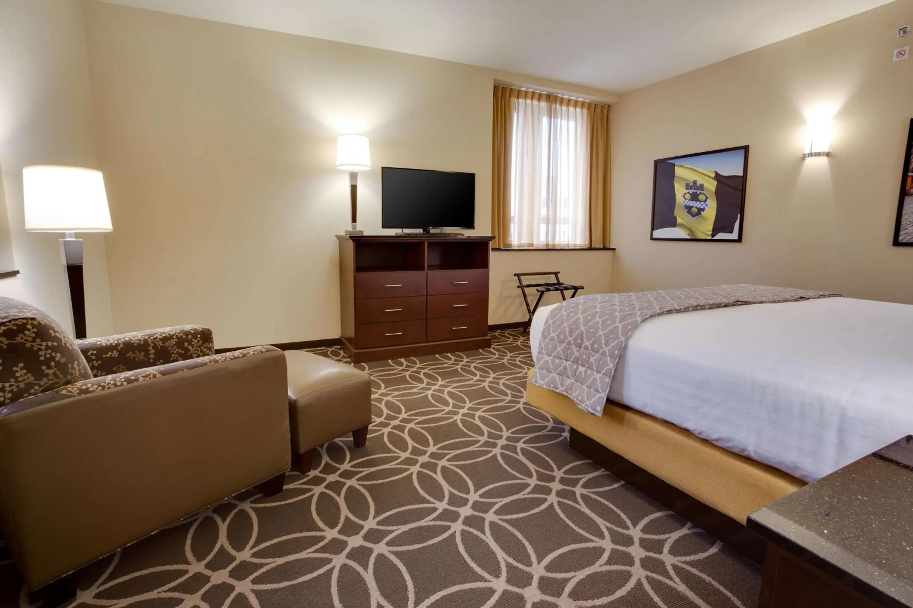 King Suite with Sofa Bed - Hearing Accessible in Drury Plaza Hotel Pittsburgh Downtown King Suite with Sofa Bed - Hearing Accessible in Drury Plaza Hotel Pittsburgh Downtown