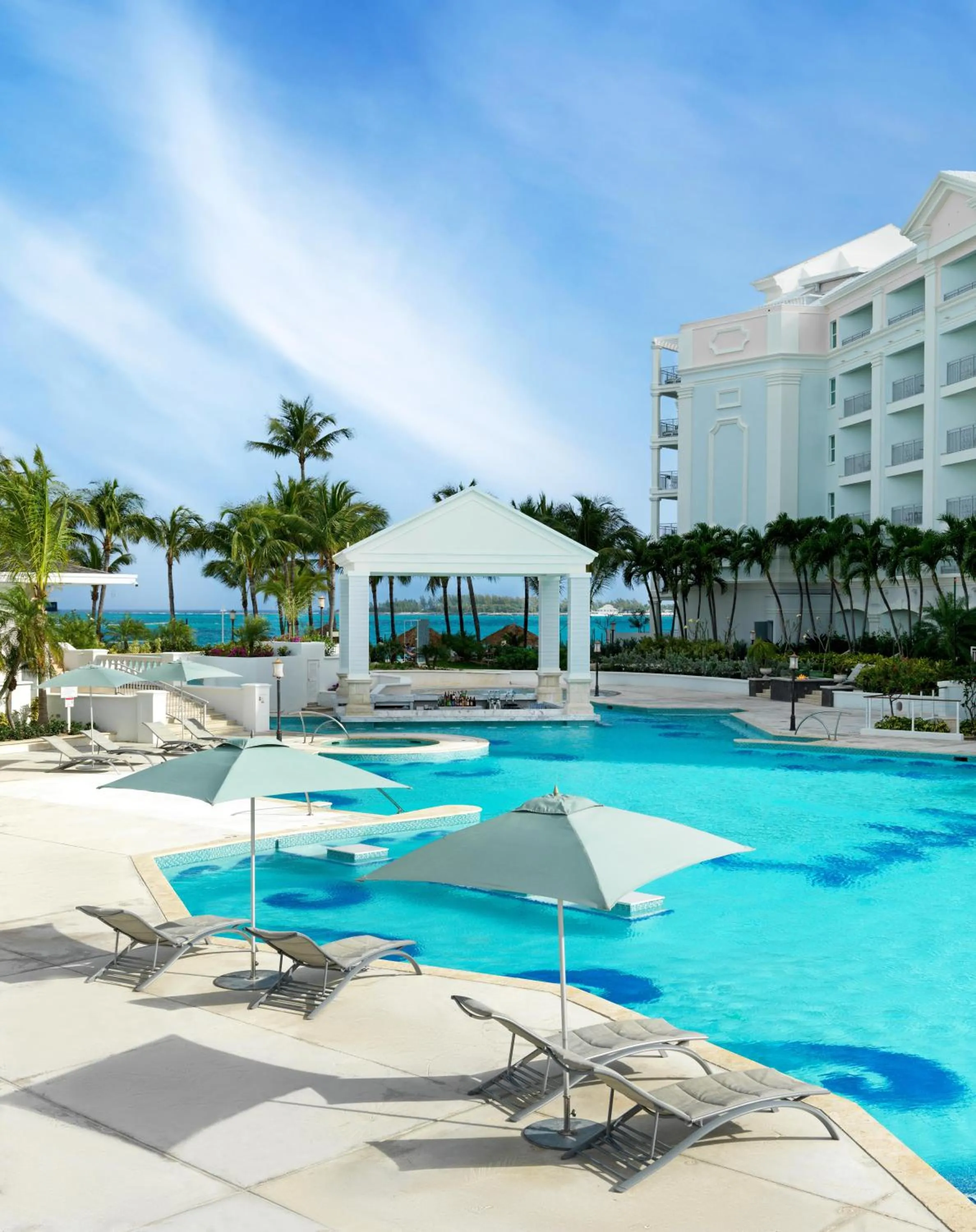 Swimming pool in Sandals Royal Bahamian All Inclusive - Couples Only