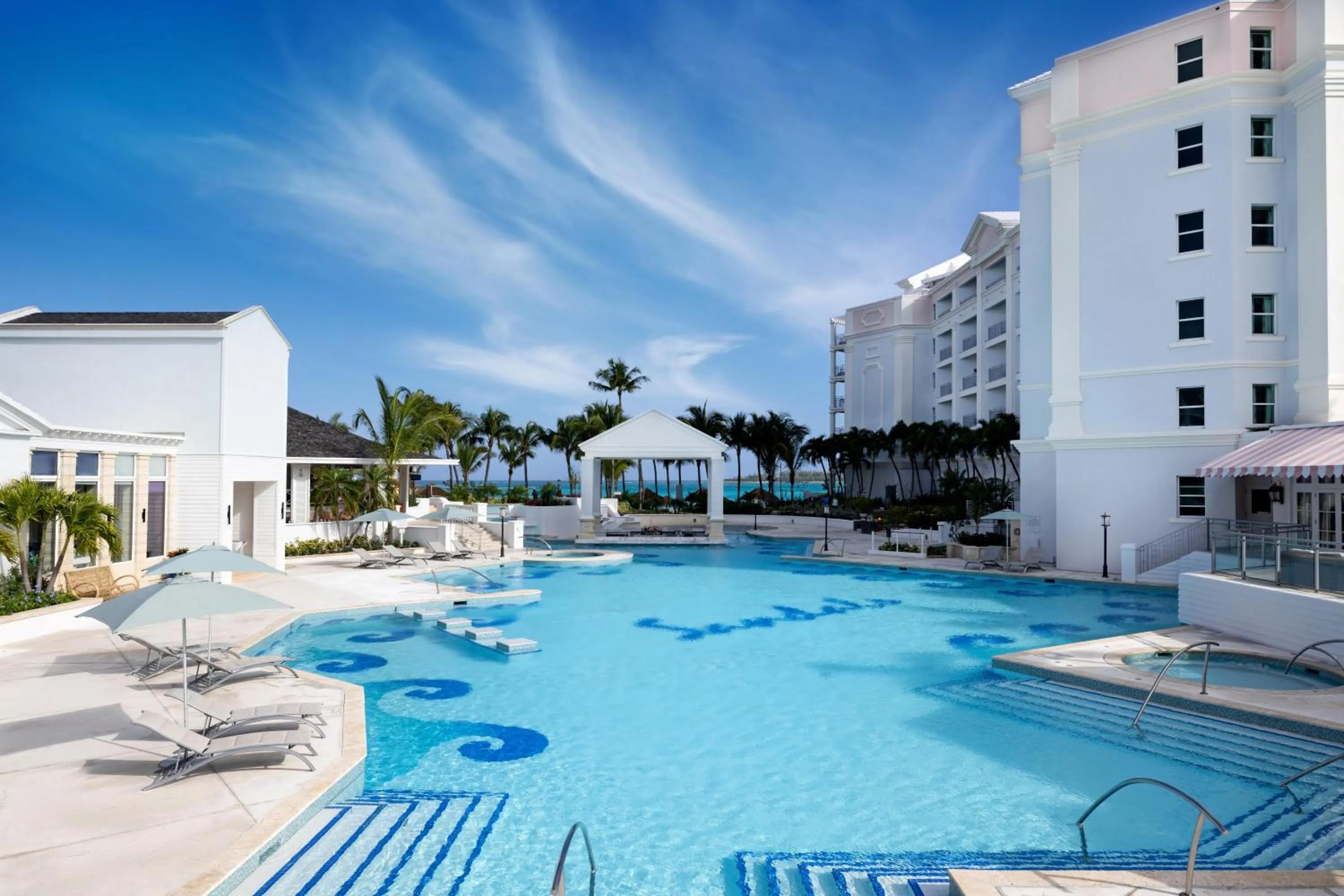 Swimming pool in Sandals Royal Bahamian All Inclusive - Couples Only