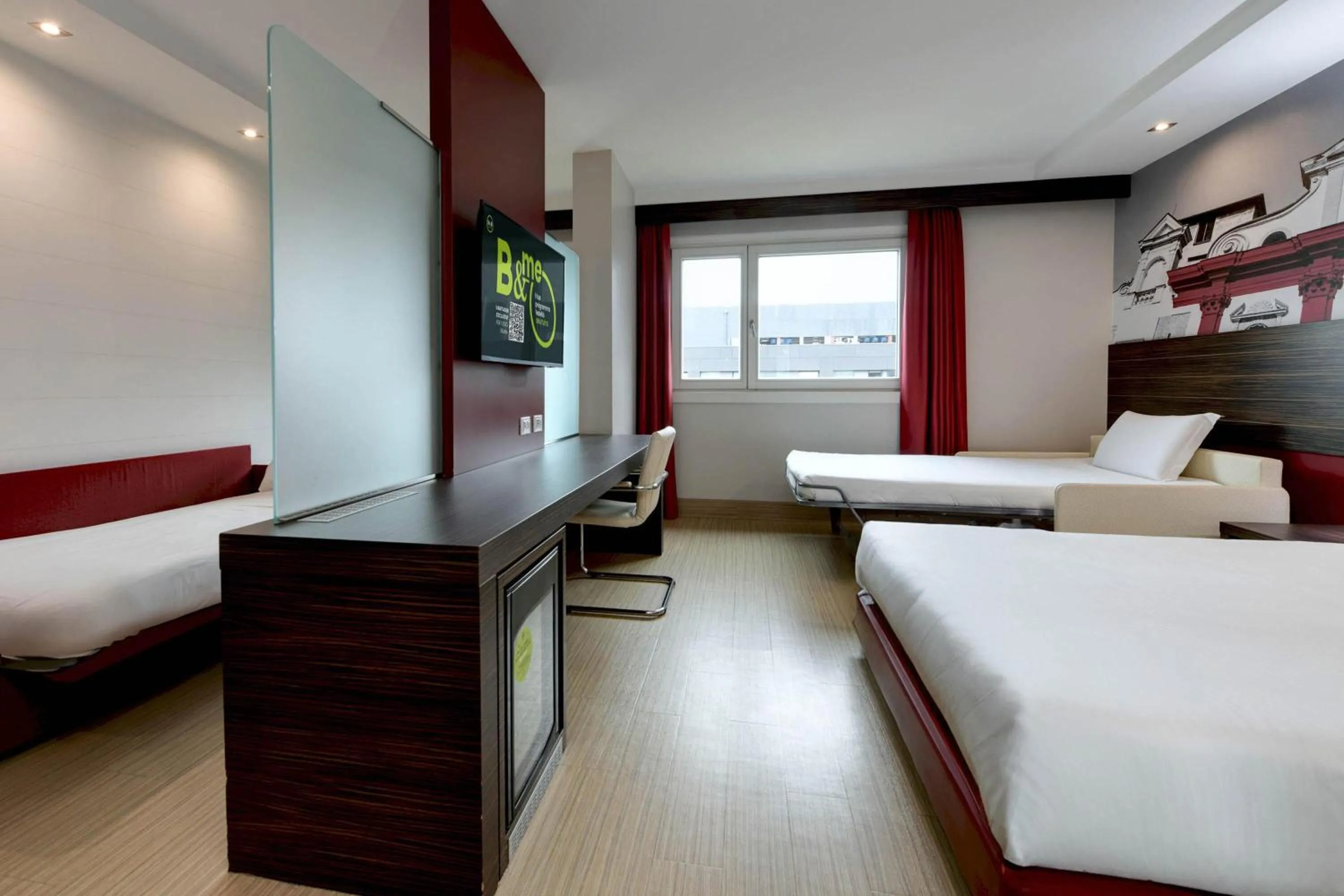 Photo of the whole room, Bed in B&B Hotel Trento