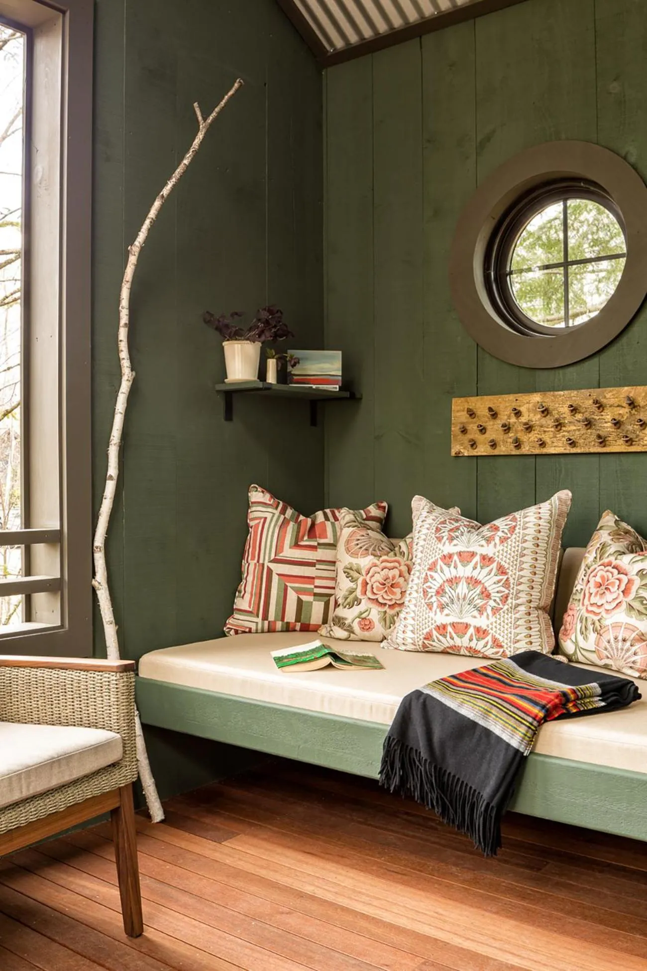 Seating area, Bed in Hidden Pond Resort