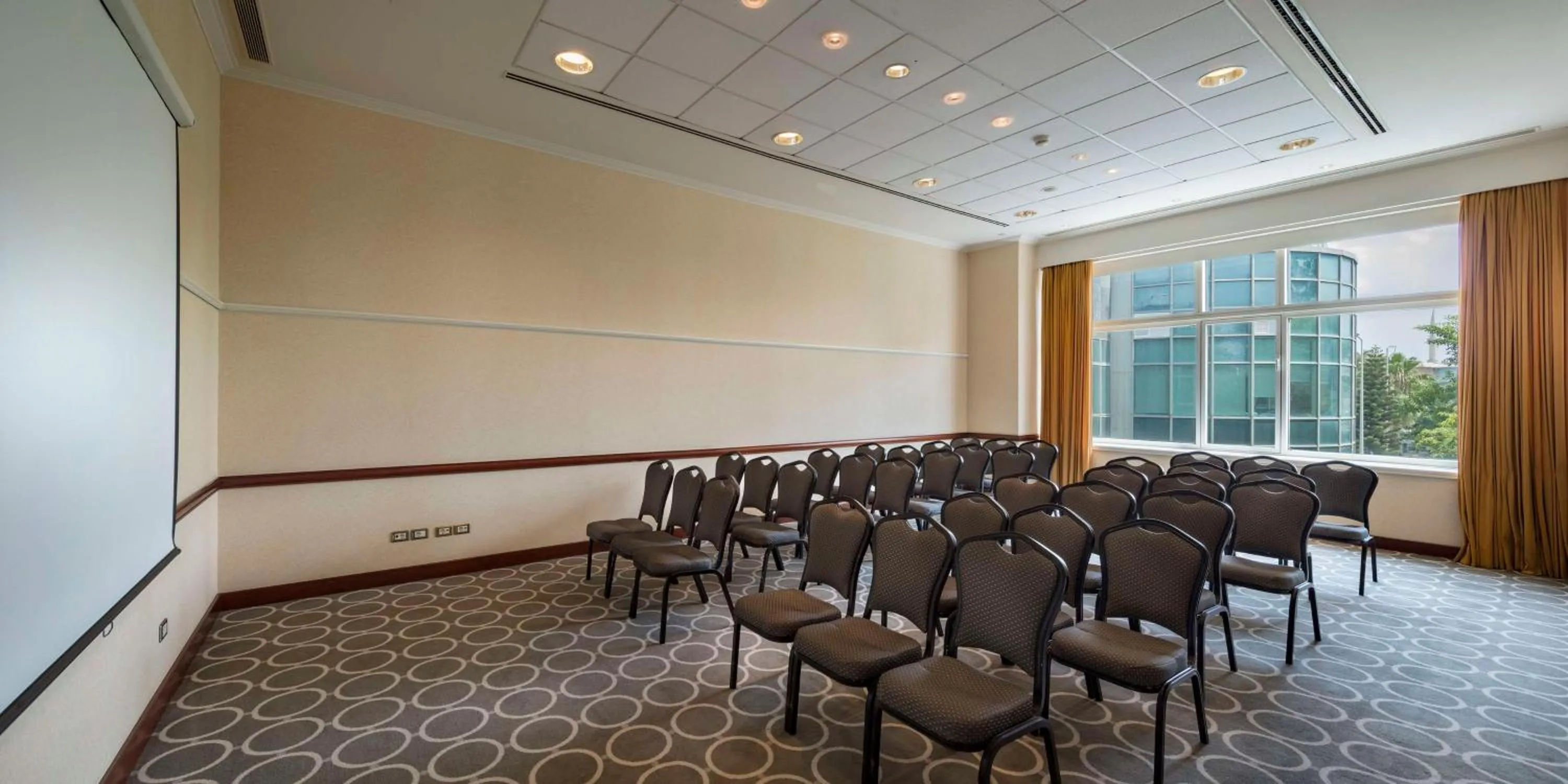Meeting/conference room in Adana HiltonSA Hotel
