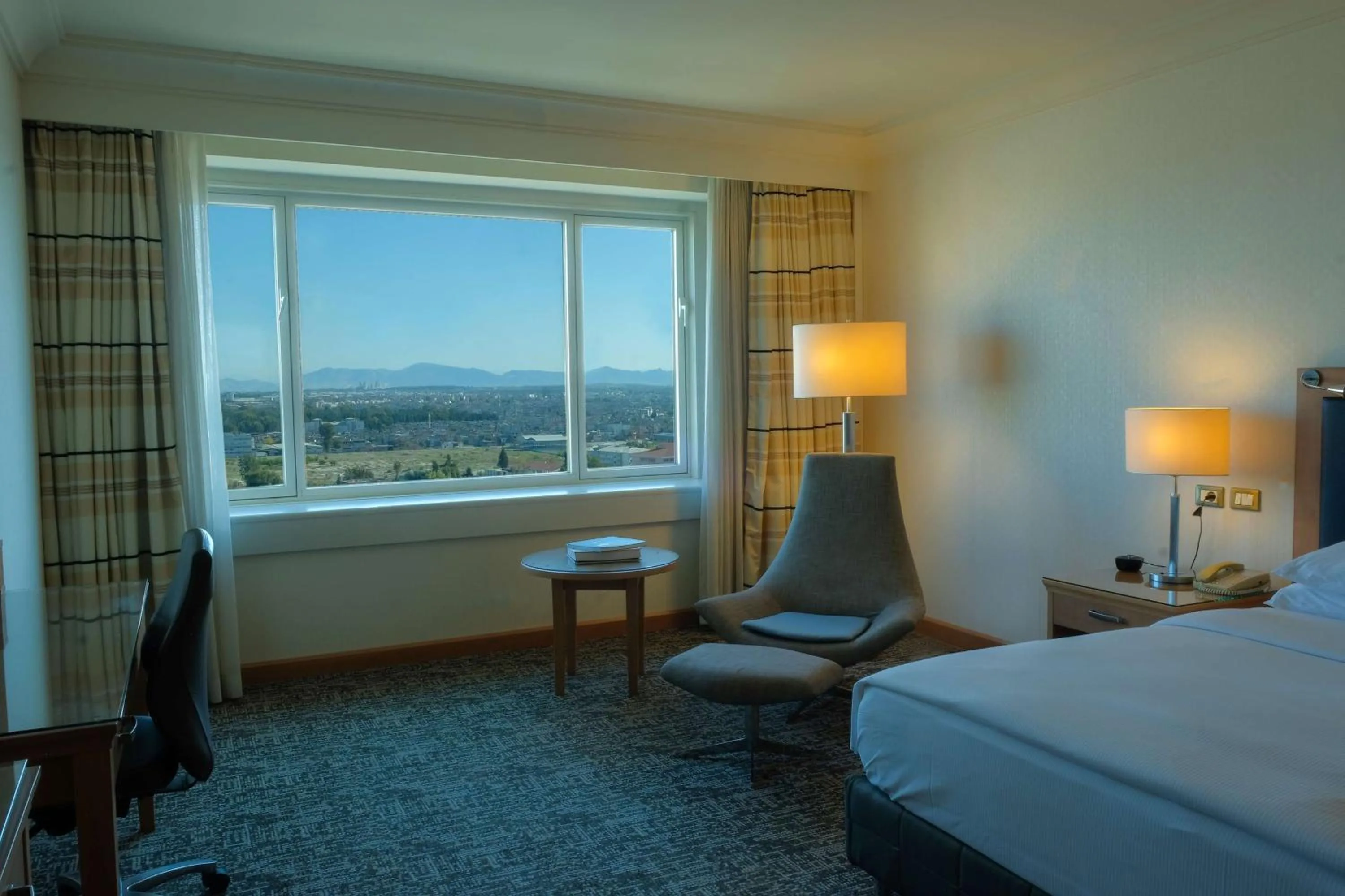 Bedroom, Bed in Adana HiltonSA Hotel