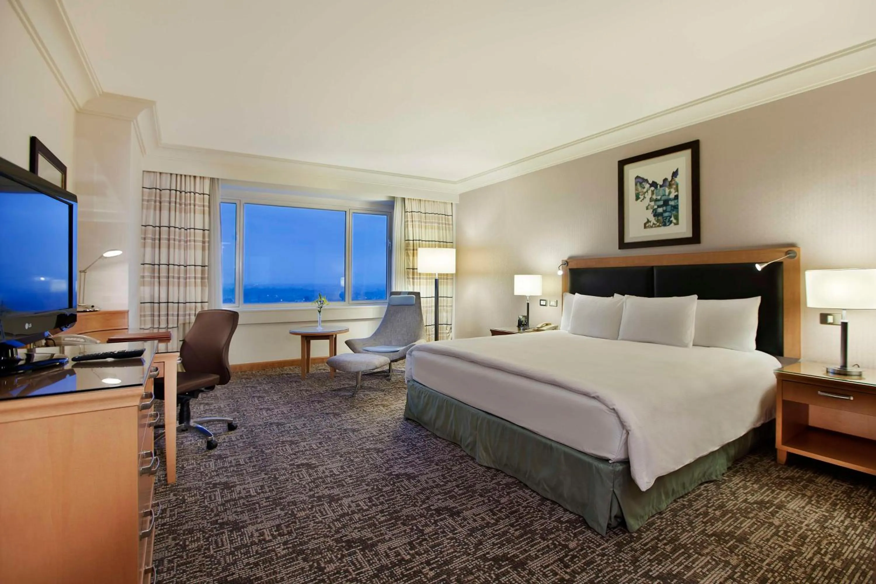 Bedroom, Bed in Adana HiltonSA Hotel