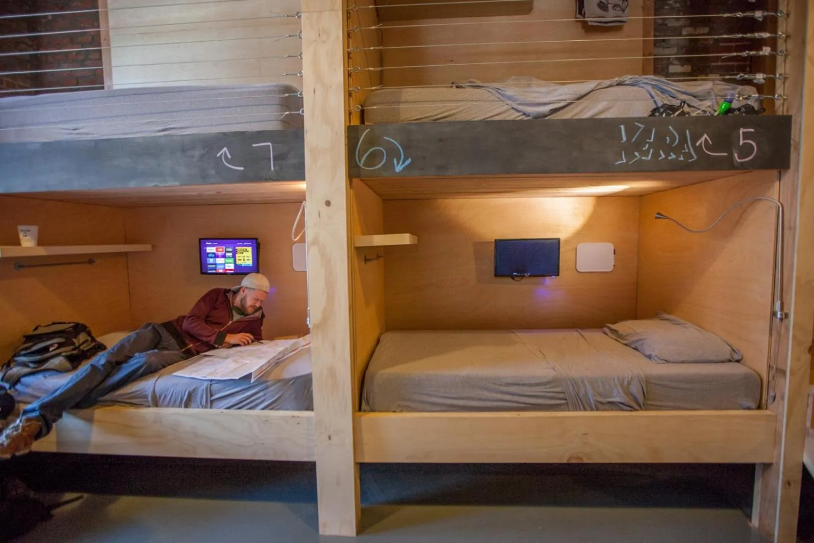 Bed in PodShare DTLA