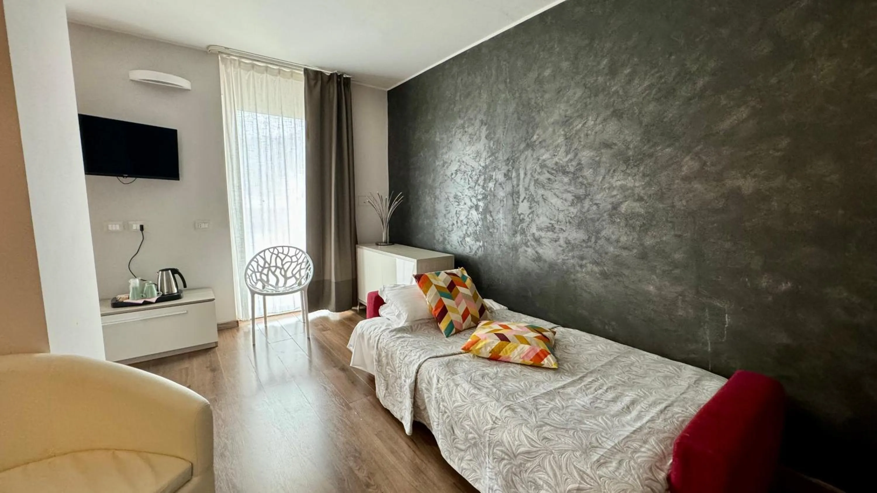 Bedroom, Bed in Hotel Royal