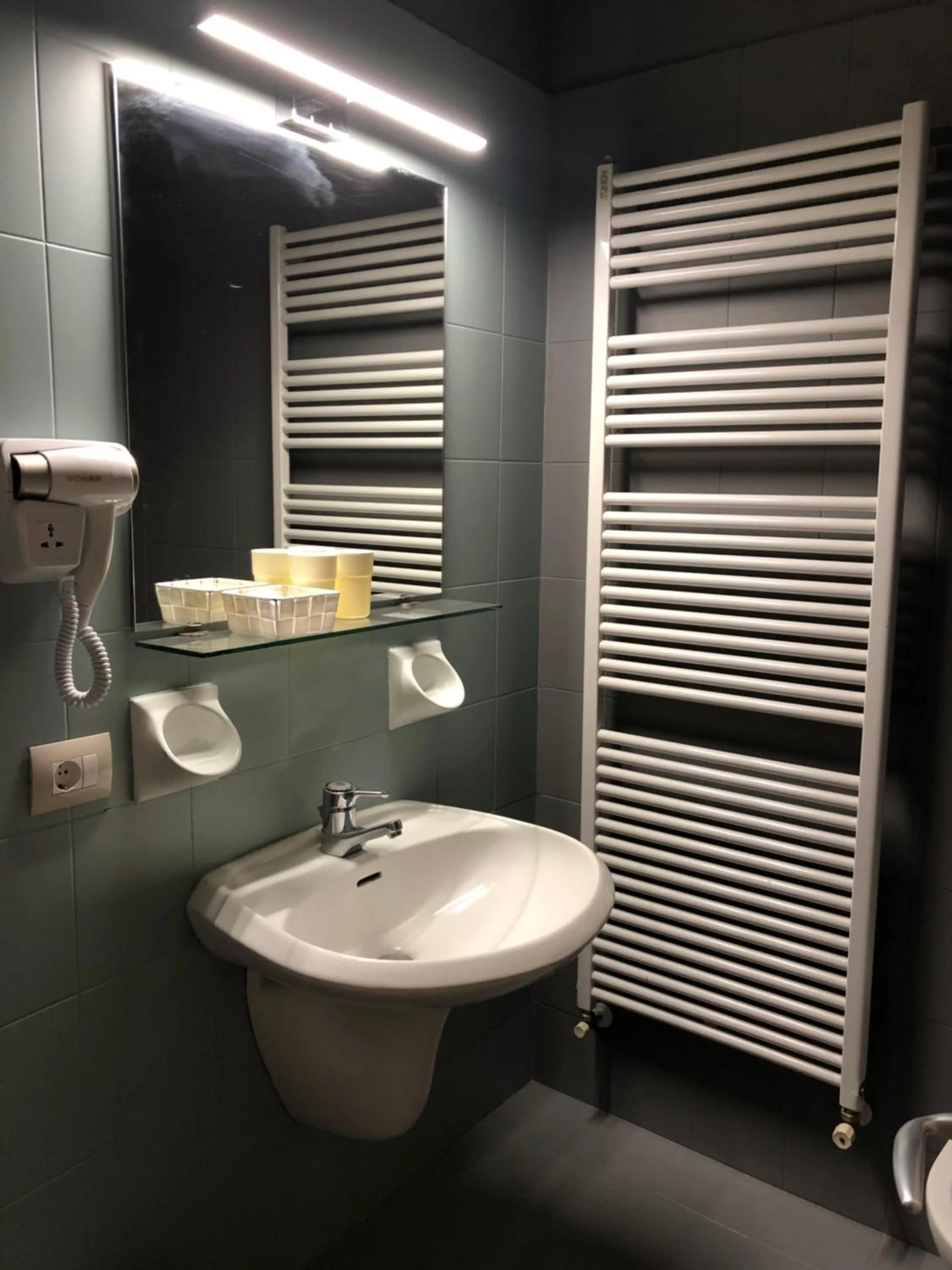 Bathroom in Hotel Royal