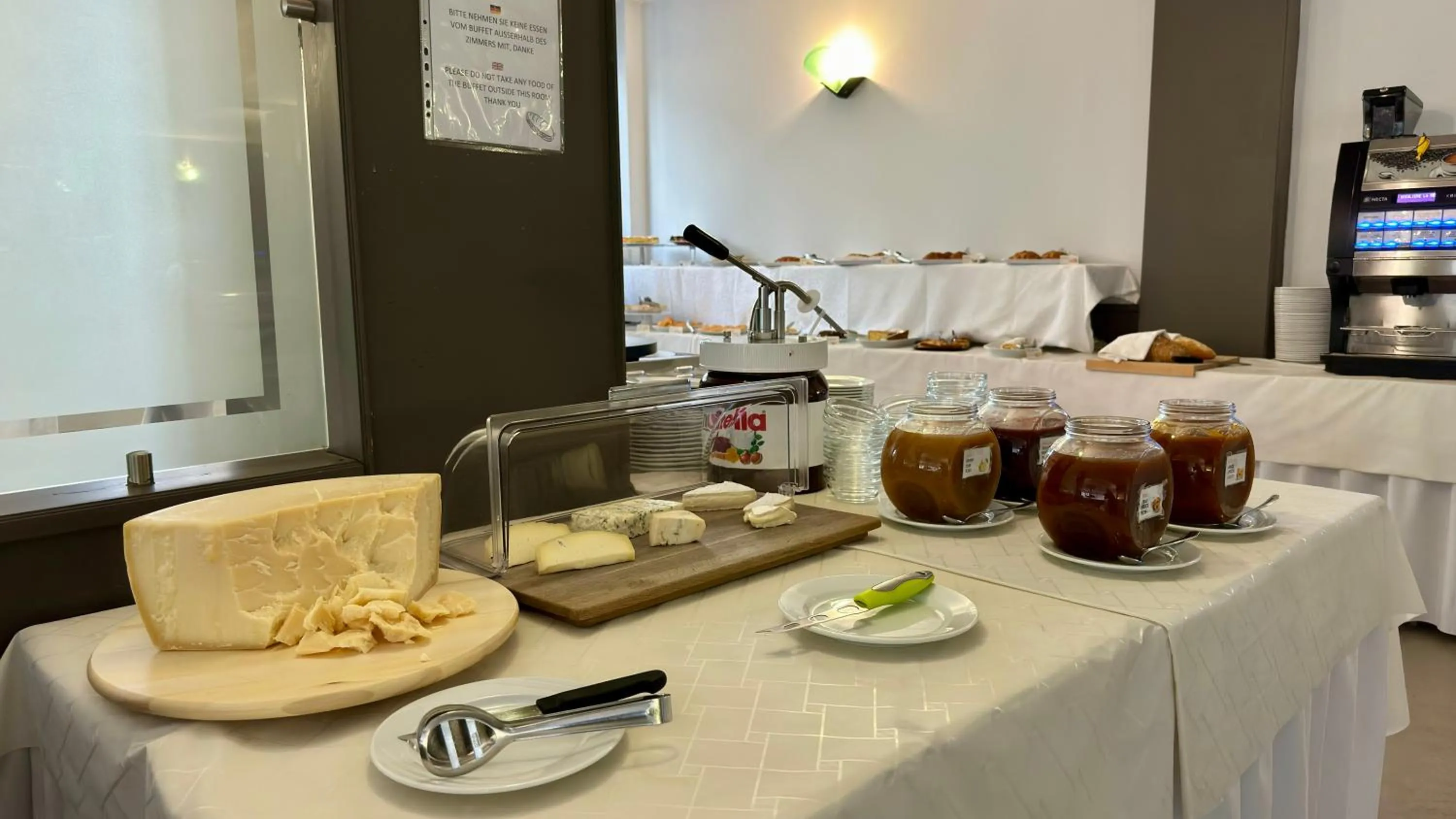 Breakfast in Hotel Royal