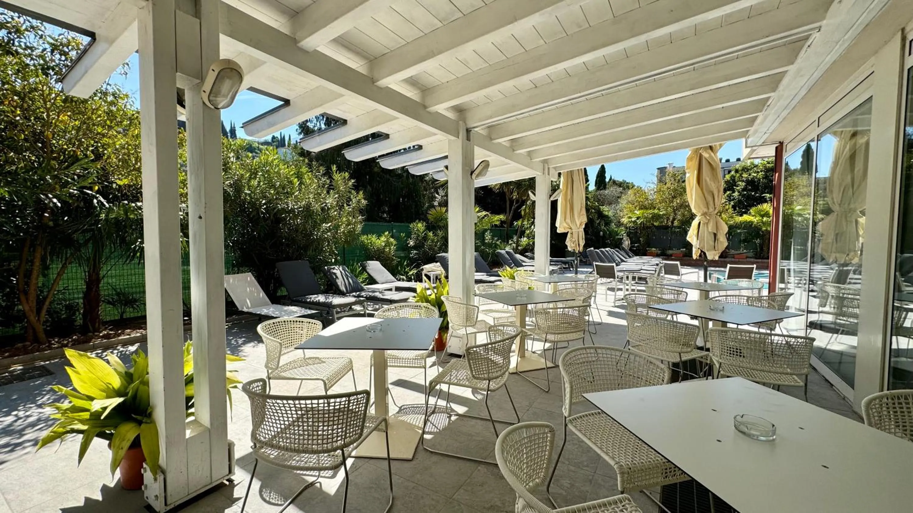 Patio in Hotel Royal