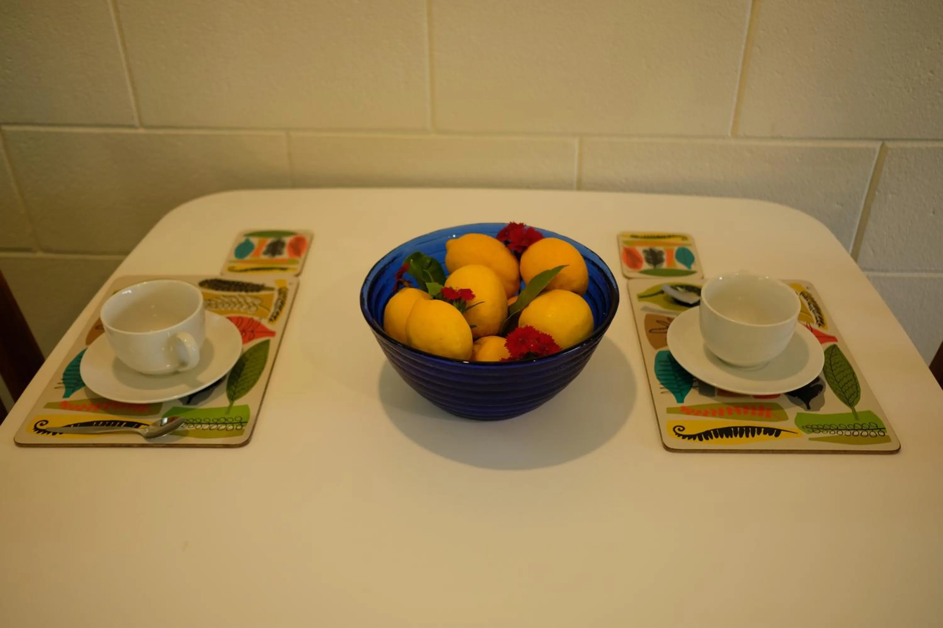 Coffee/tea facilities in Montana Lodge Motel