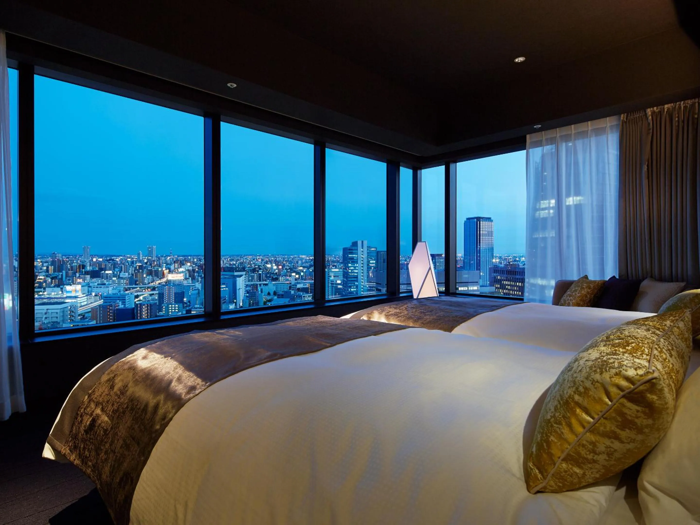 City view, Bed in Mitsui Garden Hotel Nagoya Premier