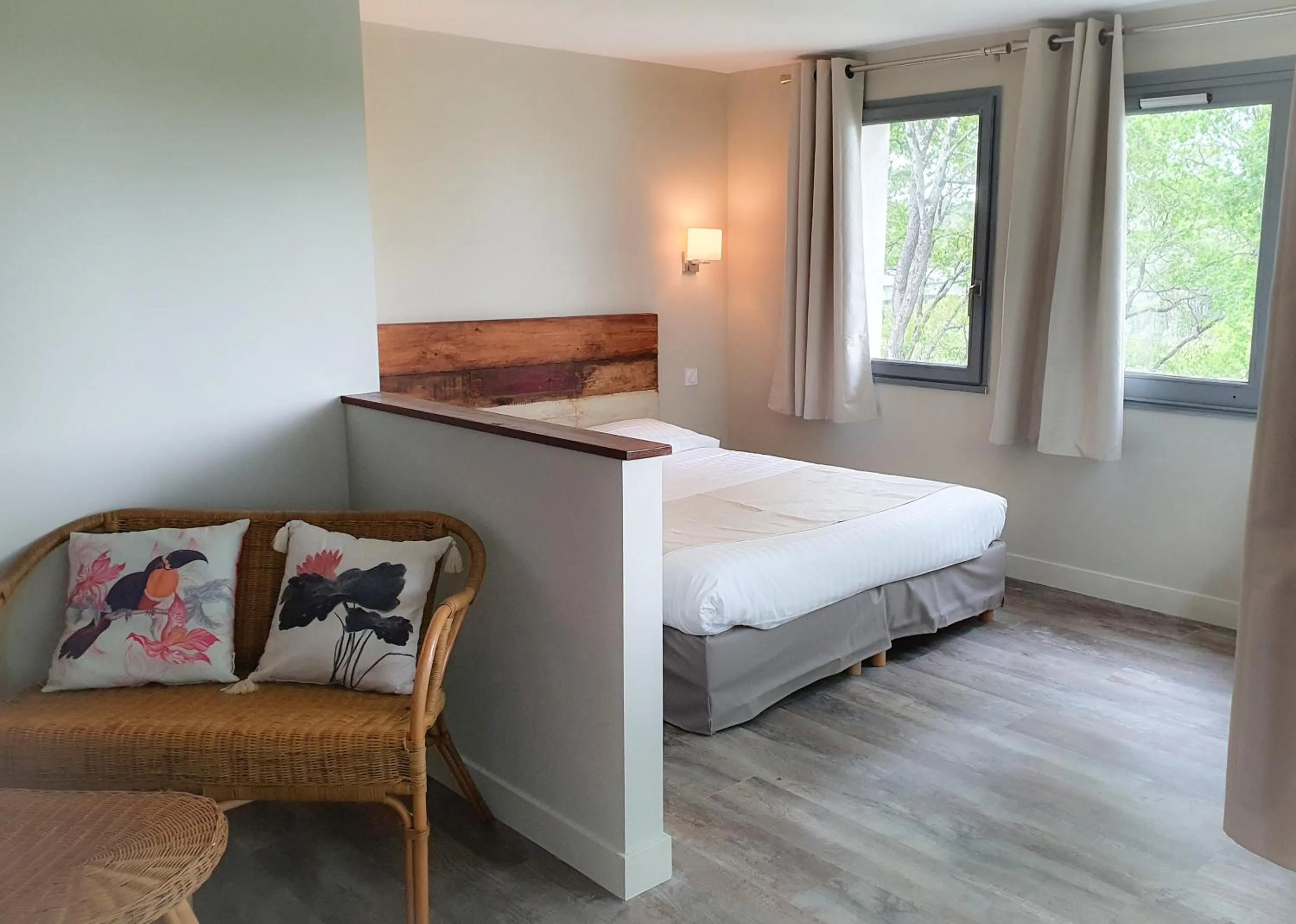 Photo of the whole room, Bed in Hotel Alicia Auray Le Bono