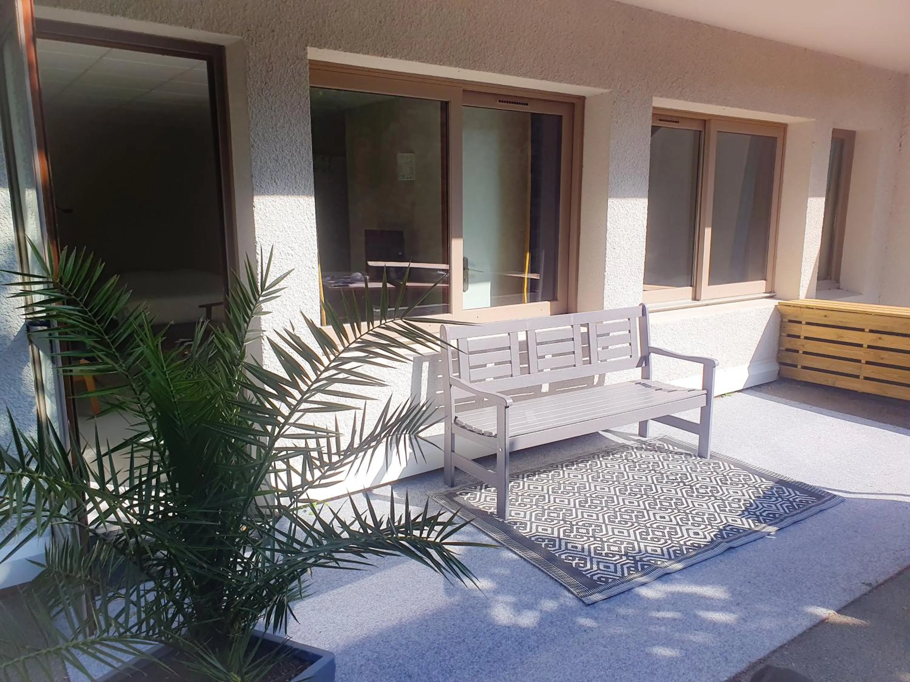 Patio in Hotel Alicia Auray Le Bono