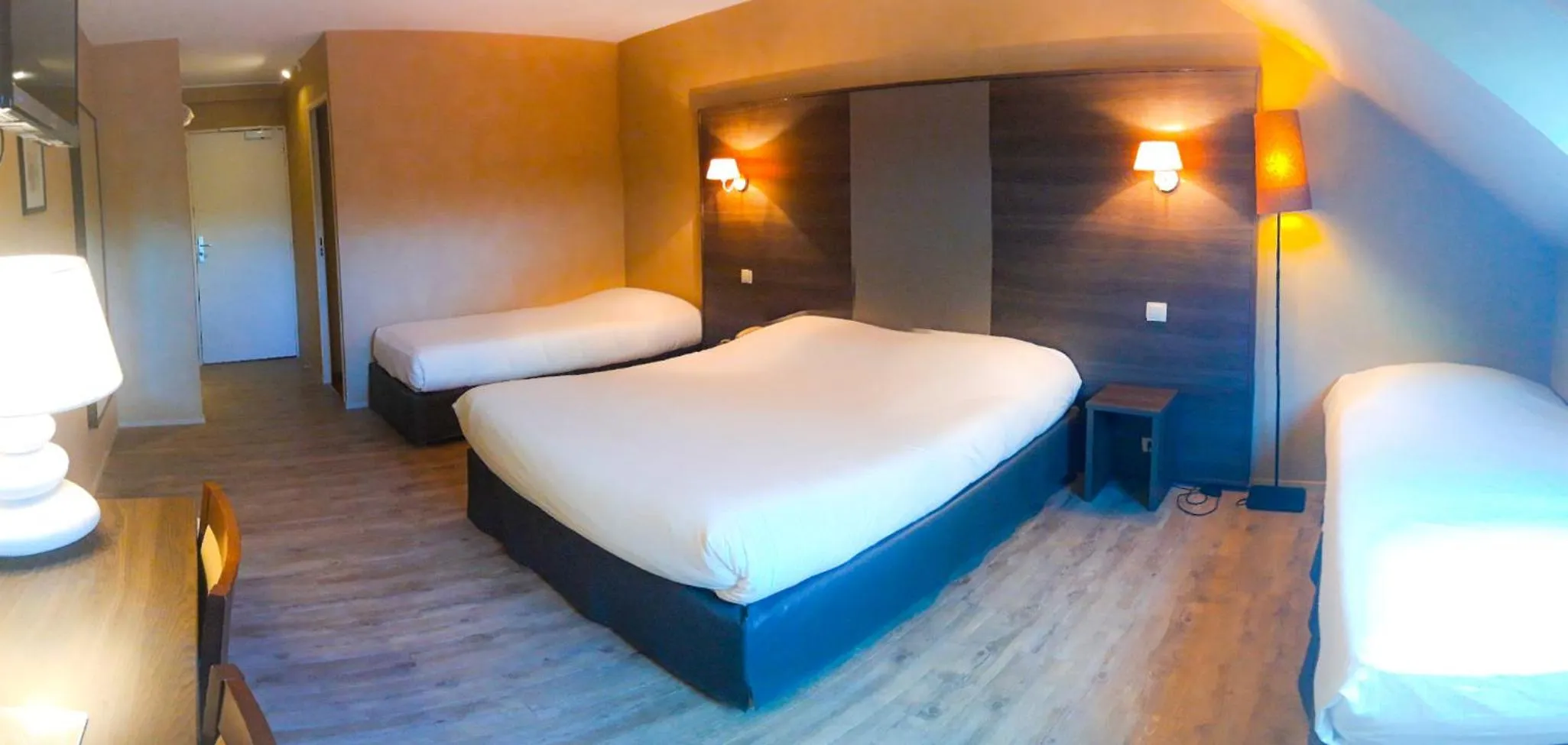 Bed in Hotel Alicia Auray Le Bono