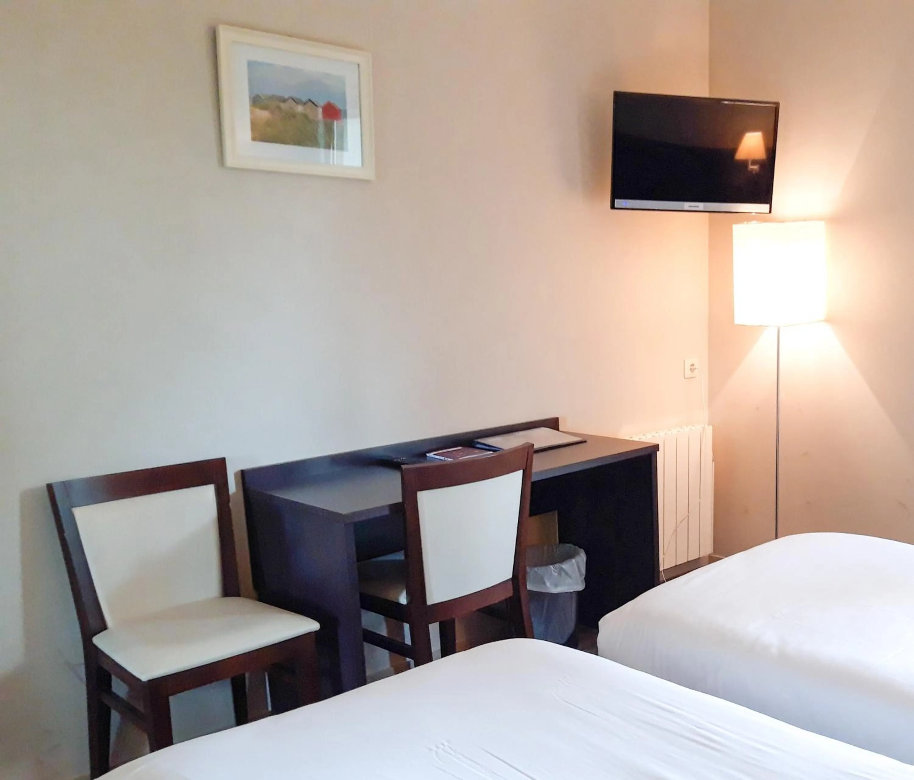 Bed in Hotel Alicia Auray Le Bono