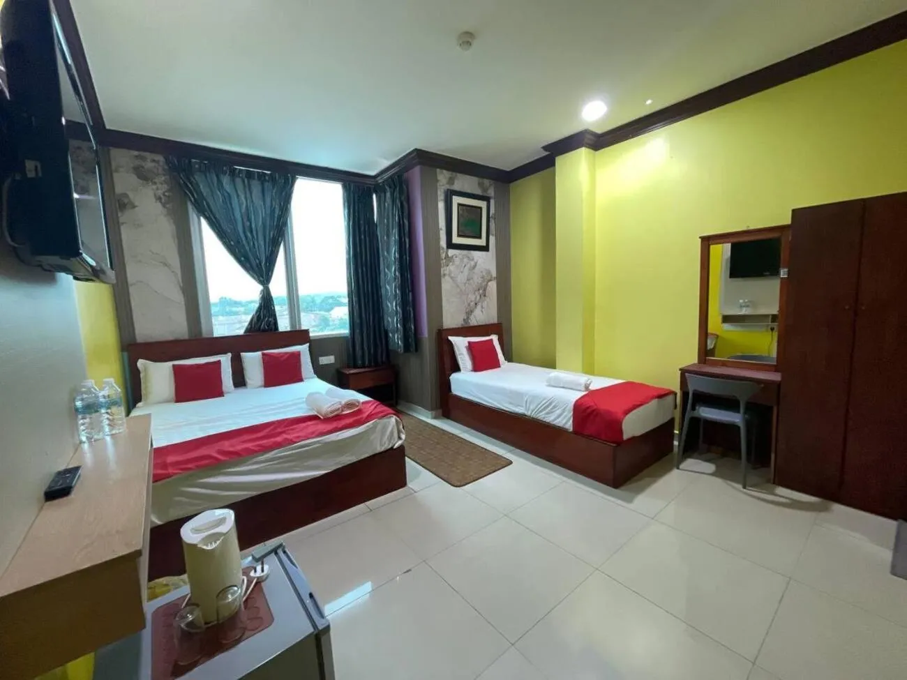 Photo of the whole room, Bed in Saujana City Hotel