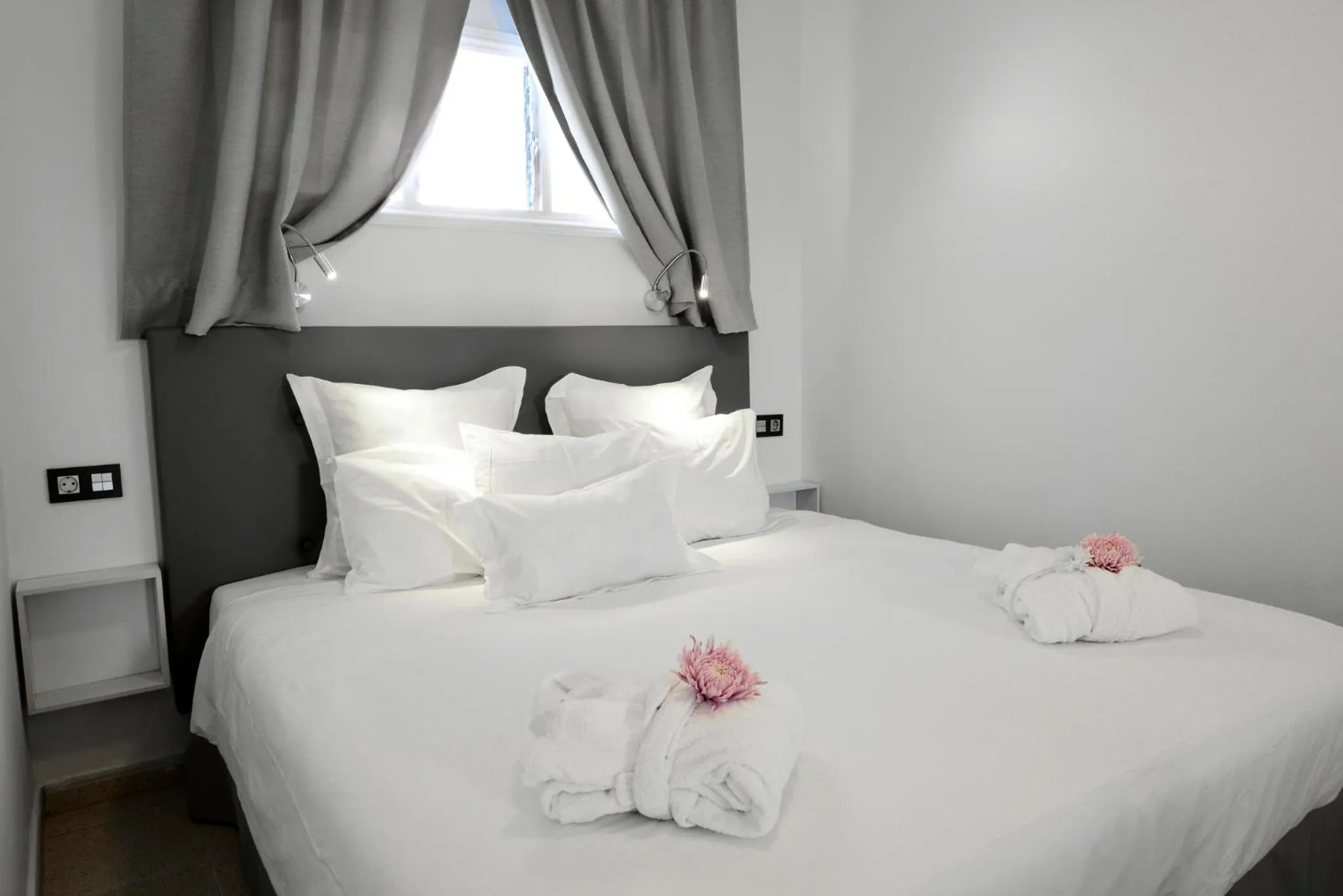 Bedroom, Bed in Atlantic Sun Beach - Gay Men Only