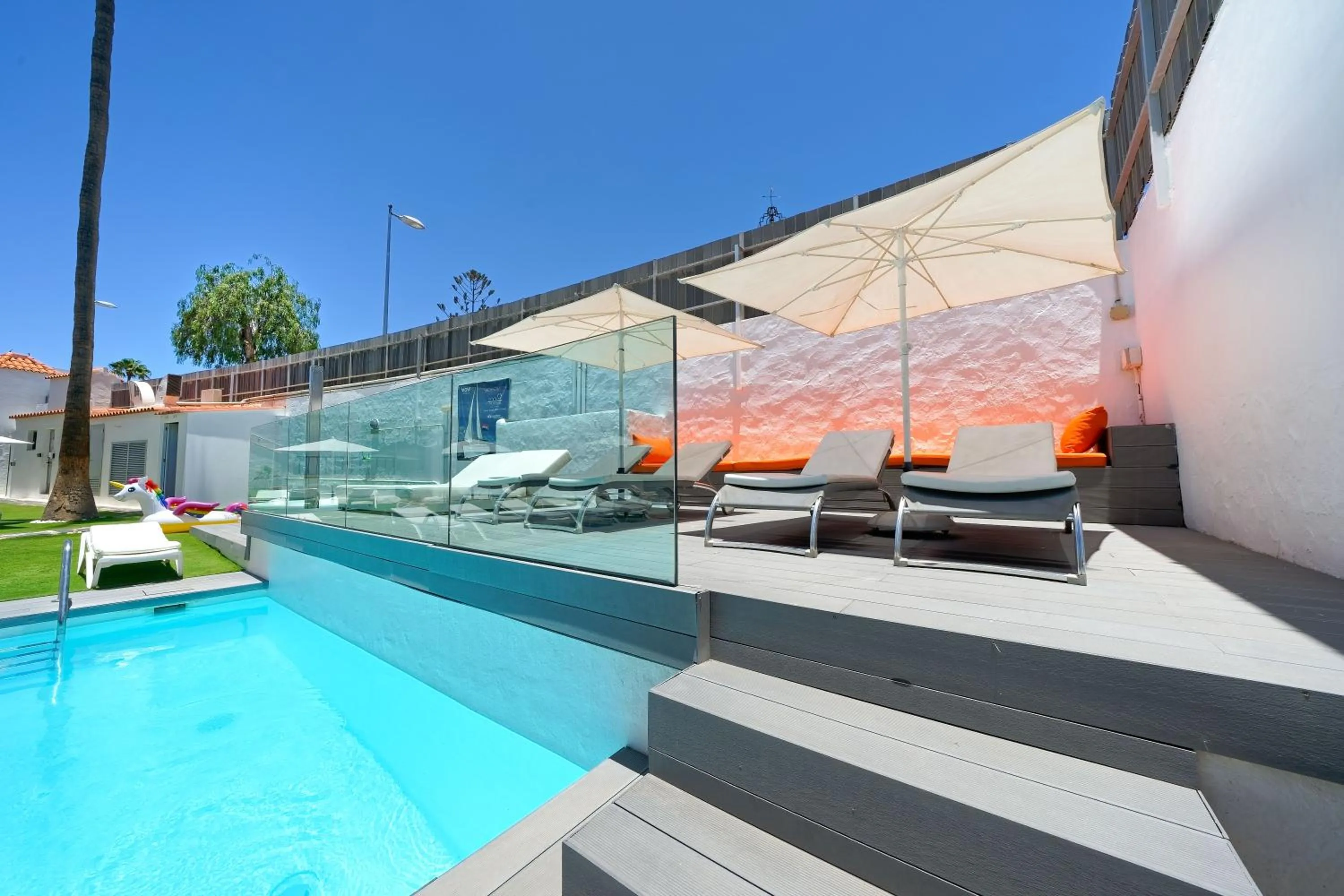 Solarium in Atlantic Sun Beach - Gay Men Only