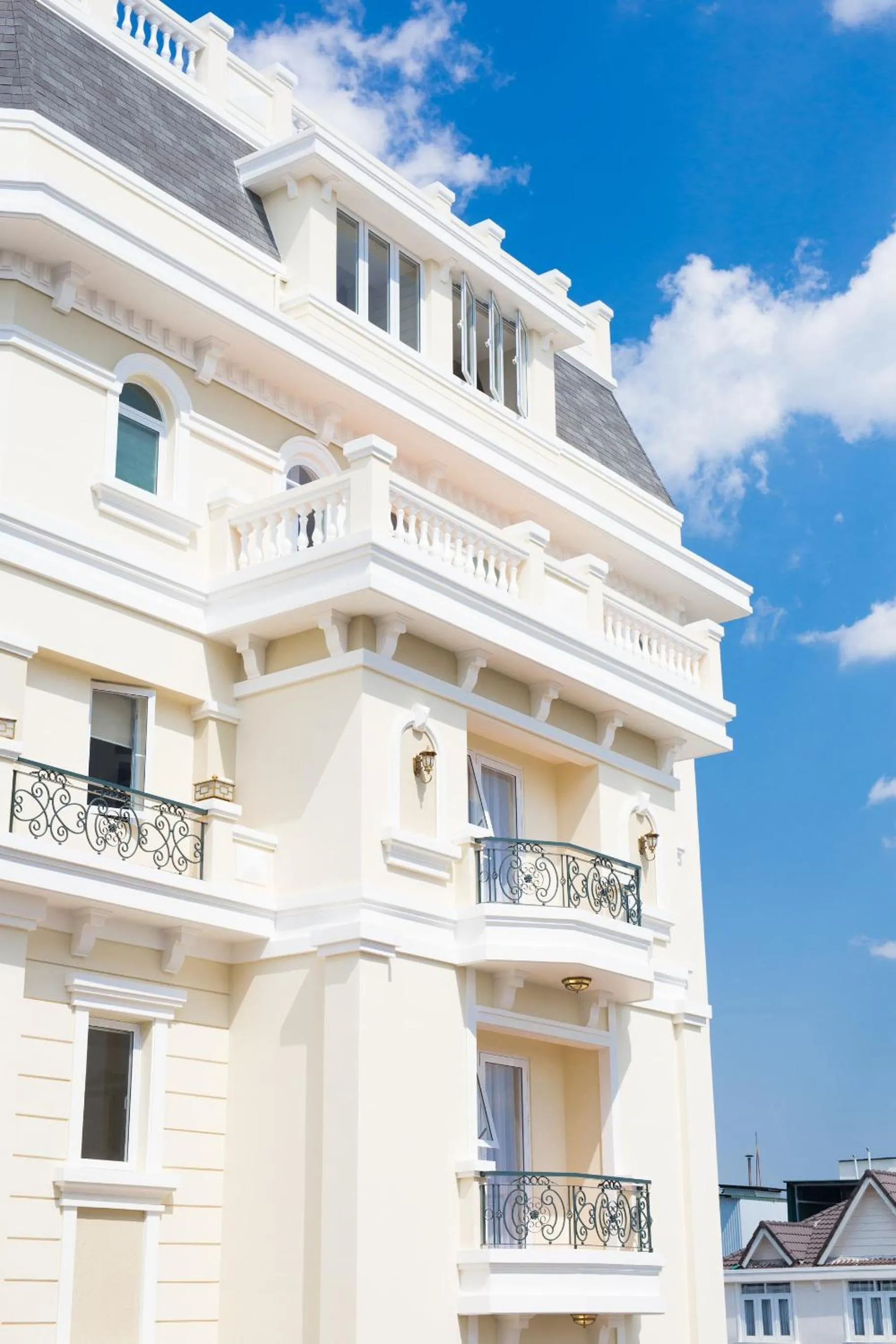 Property building in Iris Dalat Hotel