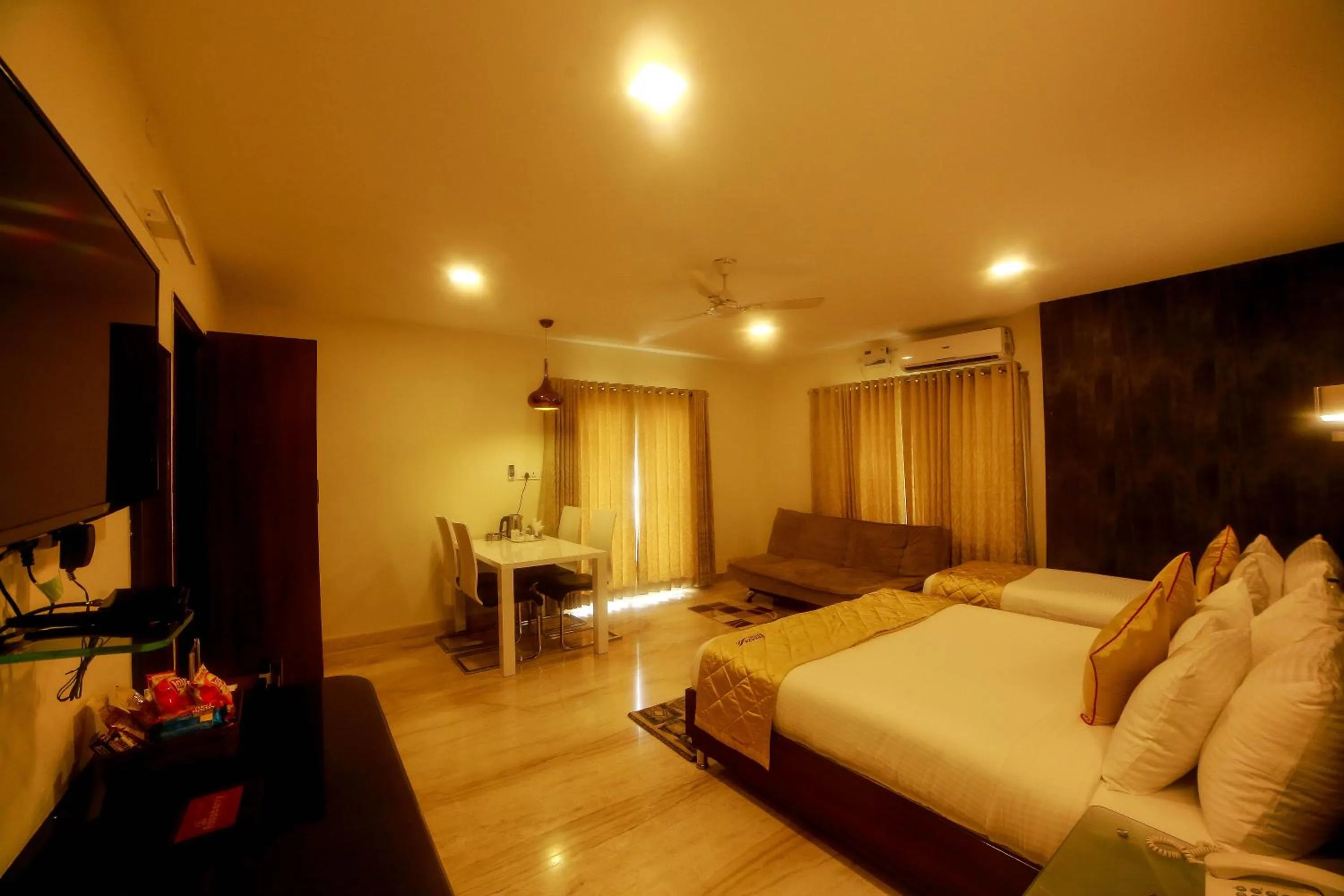 Bedroom, Bed in D Breeze Suites