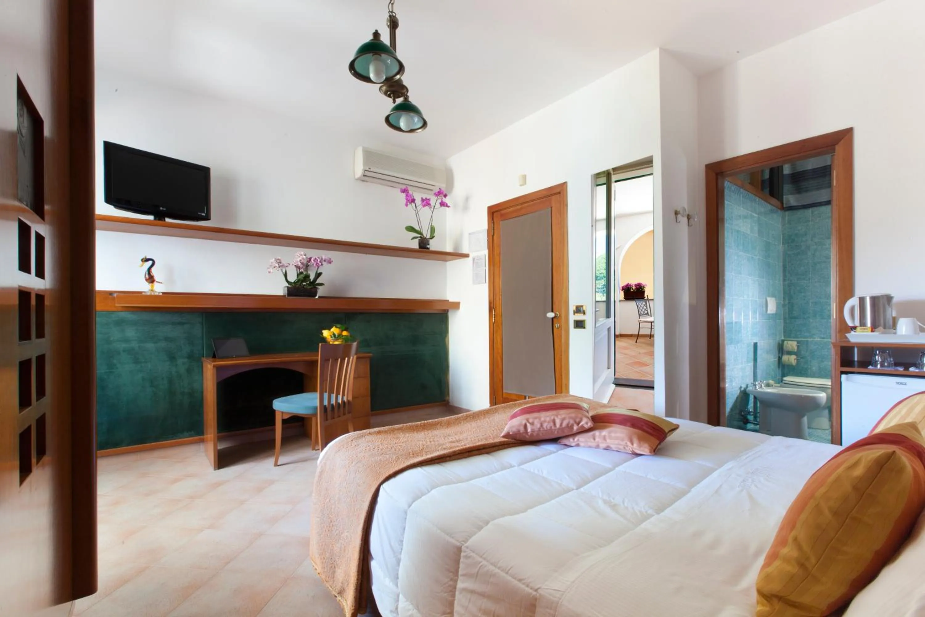 Photo of the whole room, Bed in Villa Pane Resort