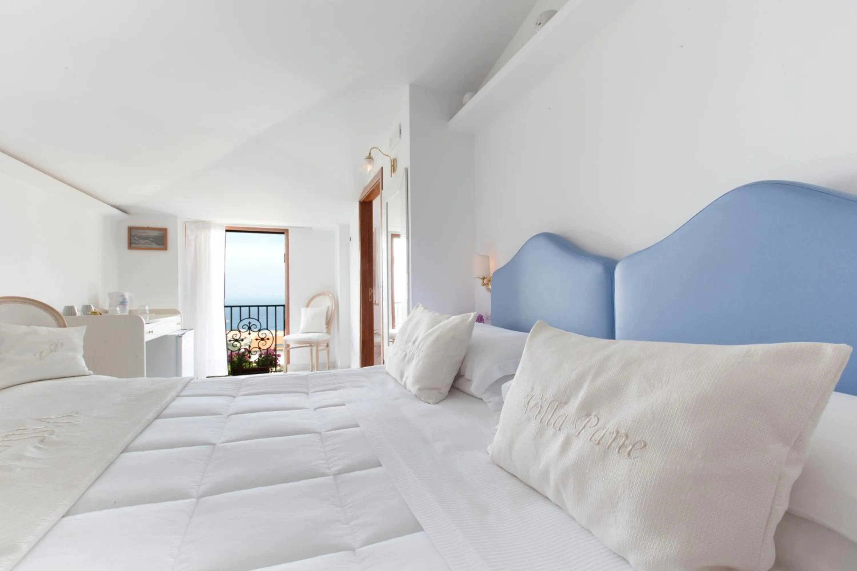 Sea view, Bed in Villa Pane Resort