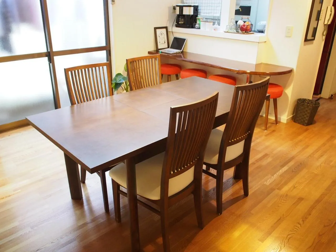 Restaurant/places to eat in Guesthouse Ten-roku - Female Only