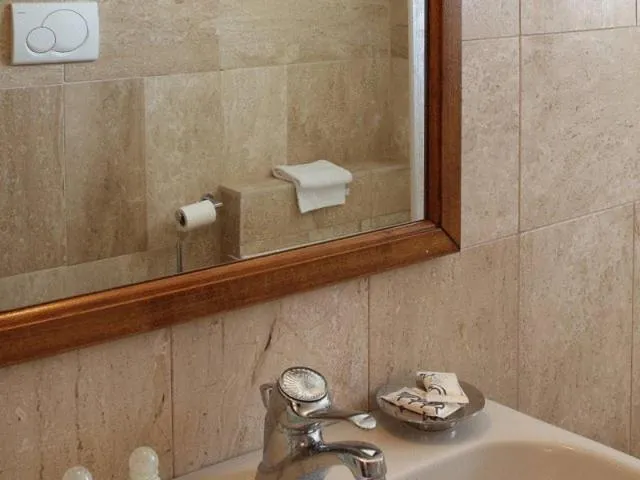 Toilet in Le Due Sirene