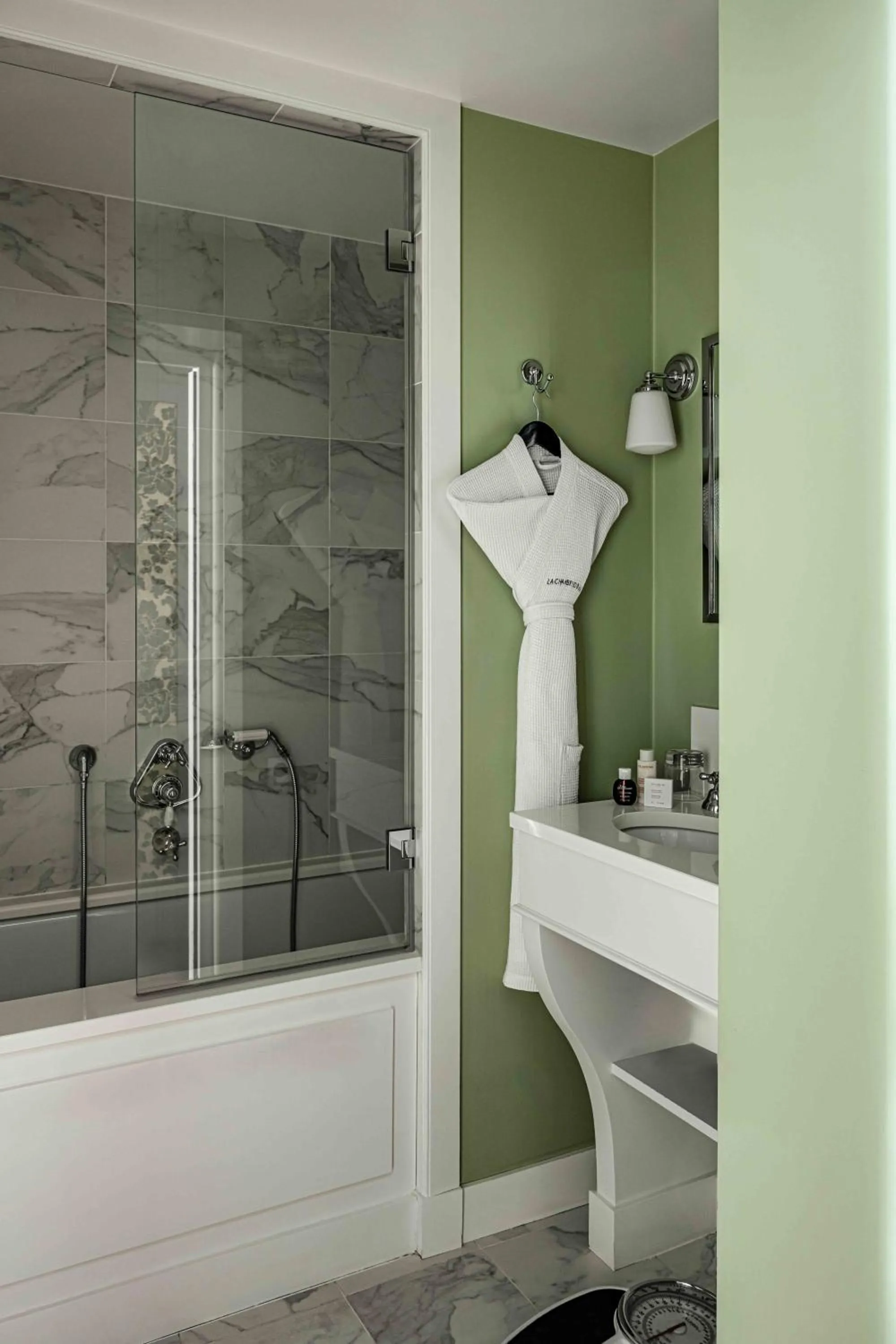 Bathroom in La Chambre du Marais