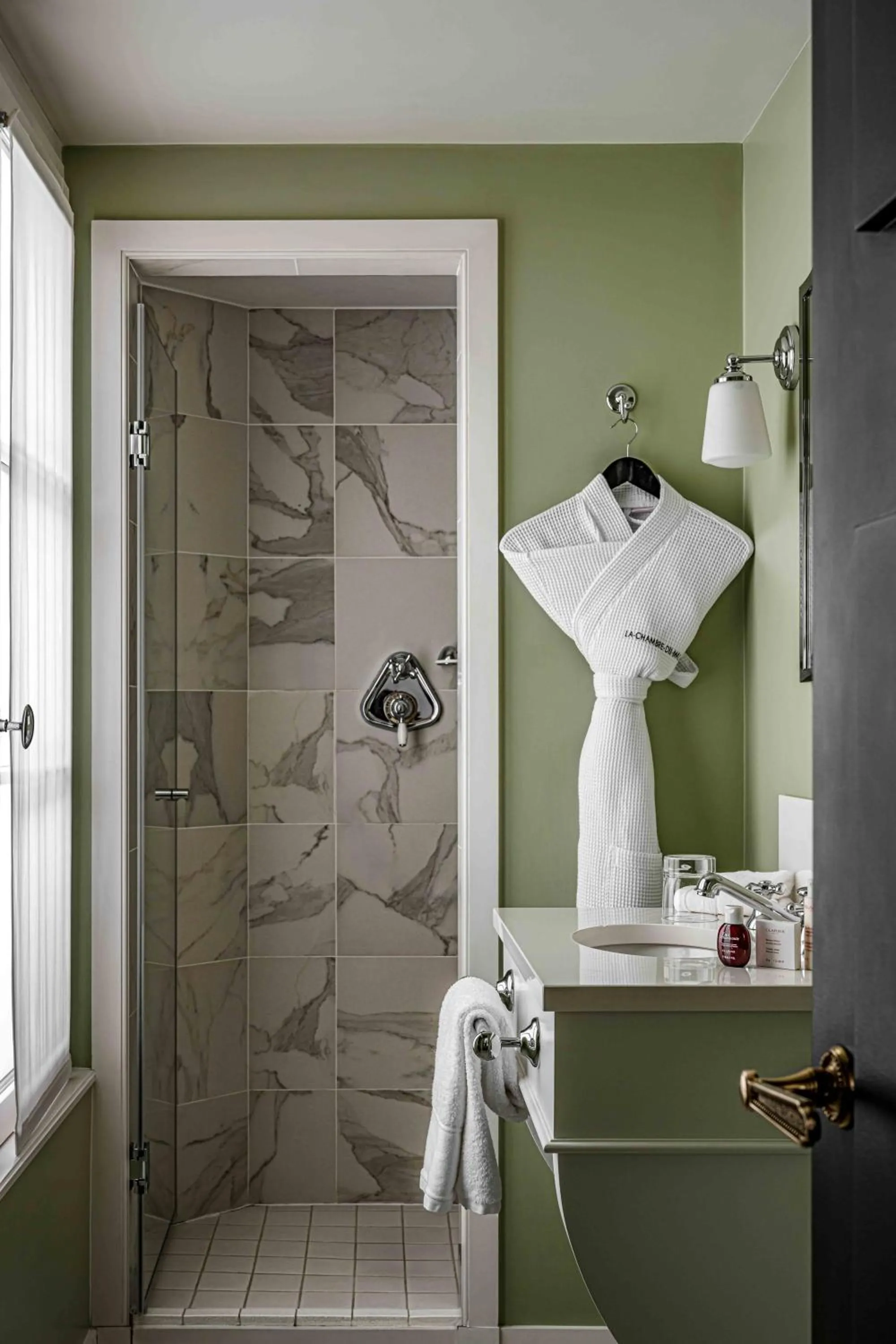 Bathroom in La Chambre du Marais