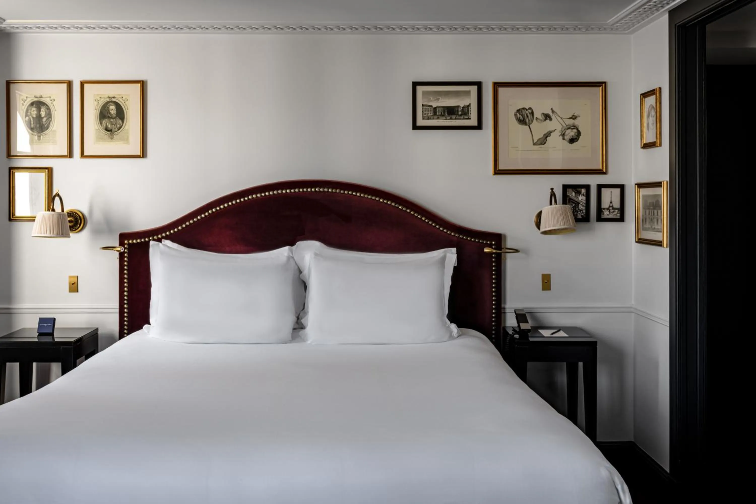 Bedroom, Bed in La Chambre du Marais