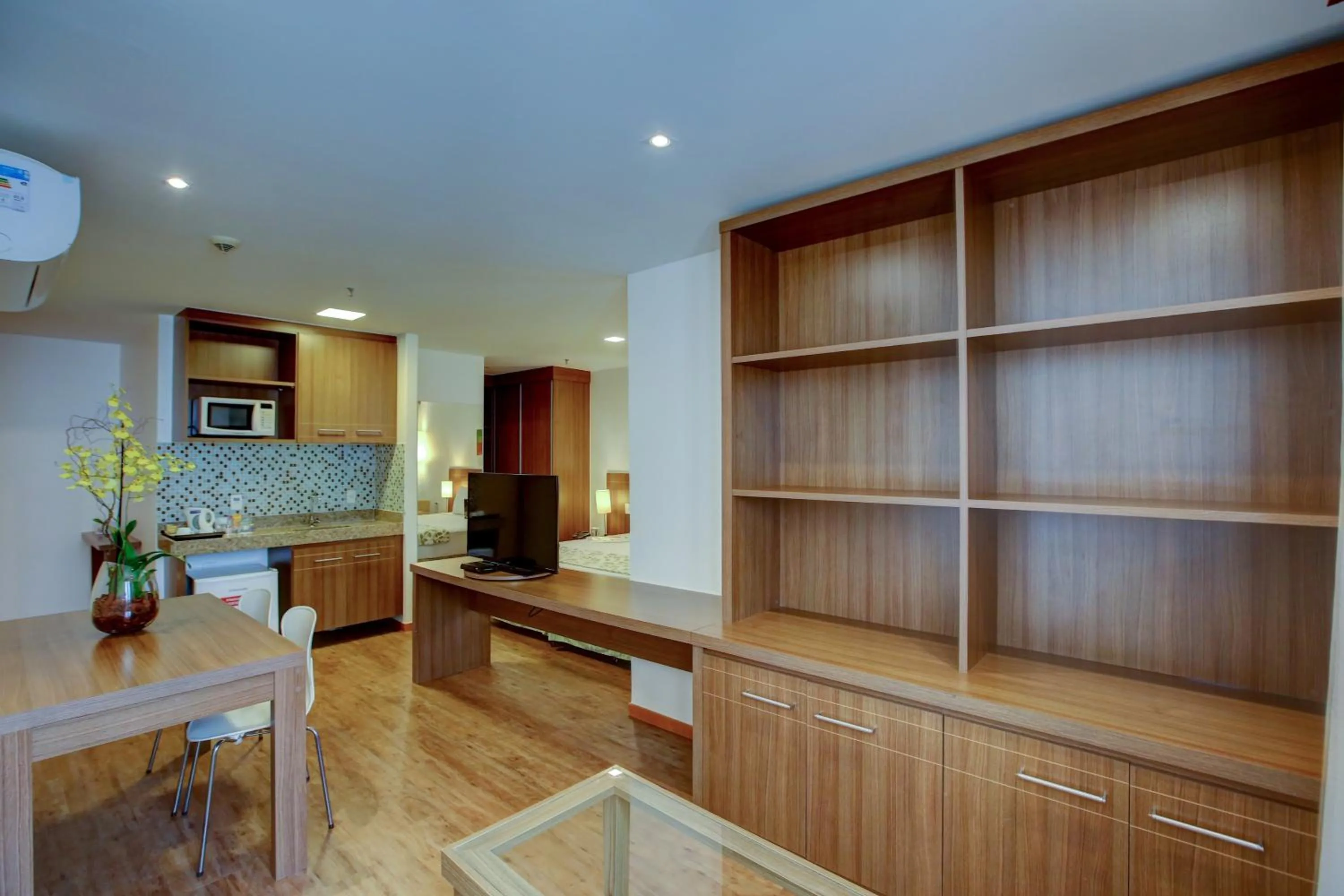 Communal lounge/ TV room in Nobile Suites Monumental