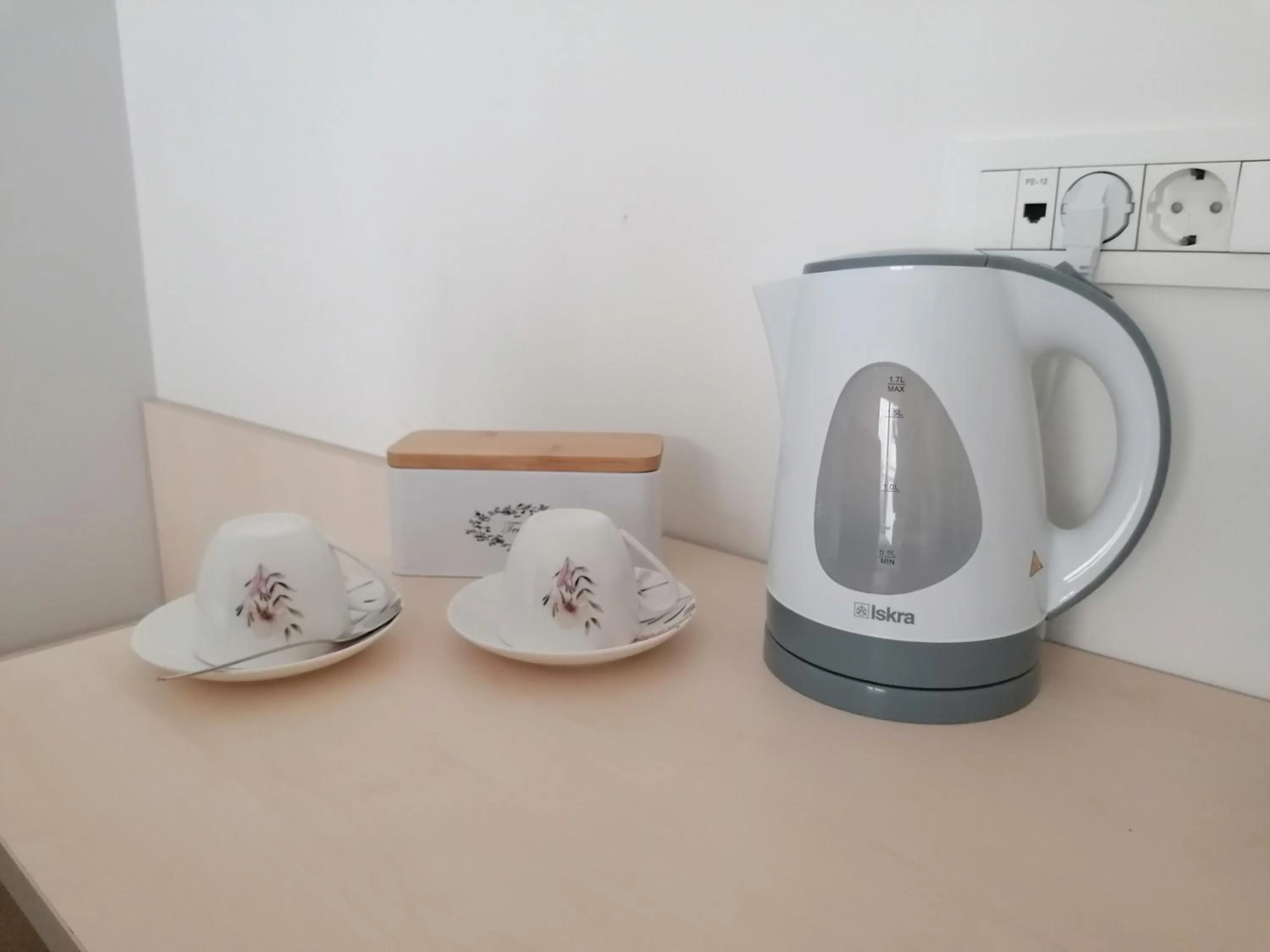 Coffee/tea facilities in Art Hotel