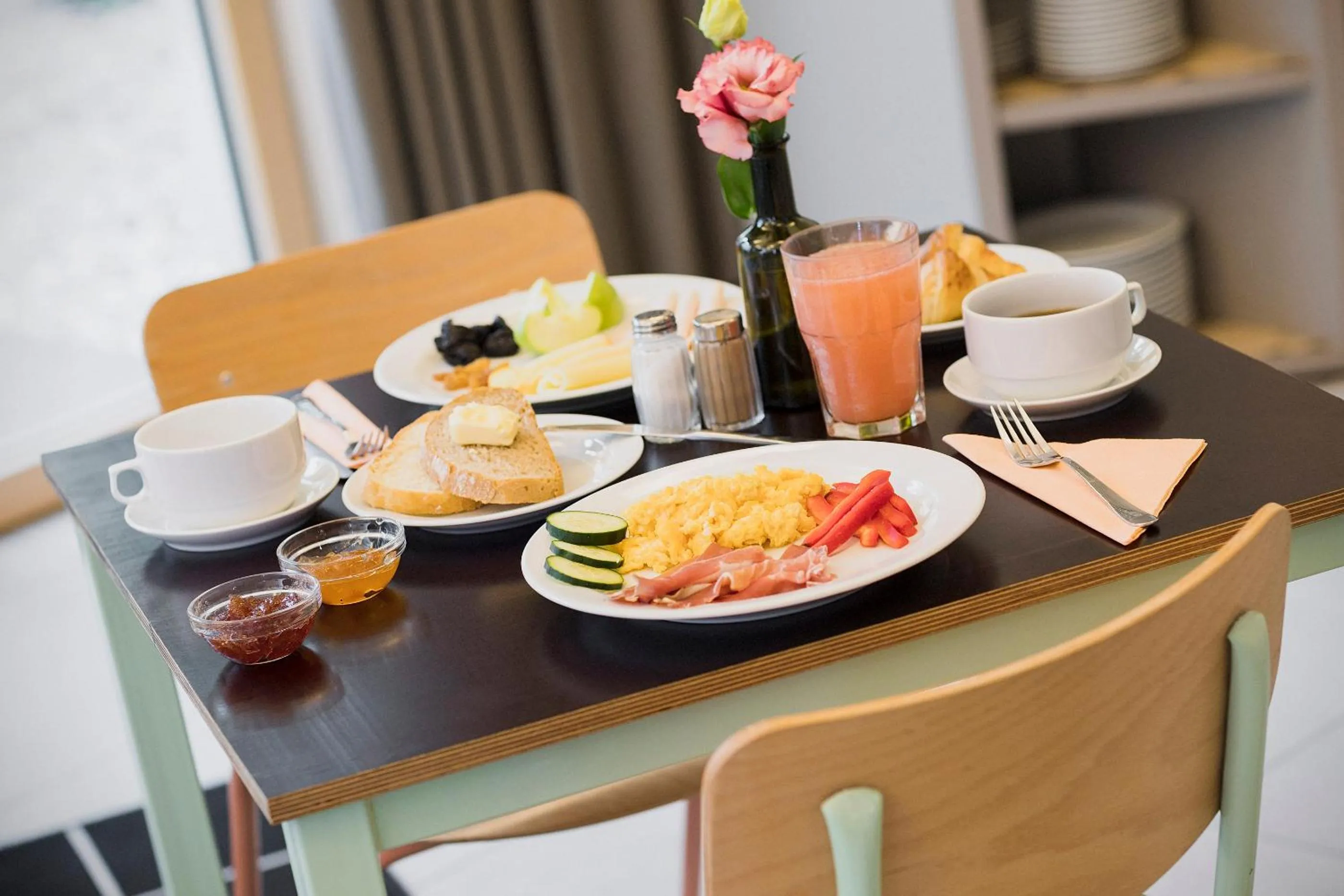 Breakfast in Art Hotel