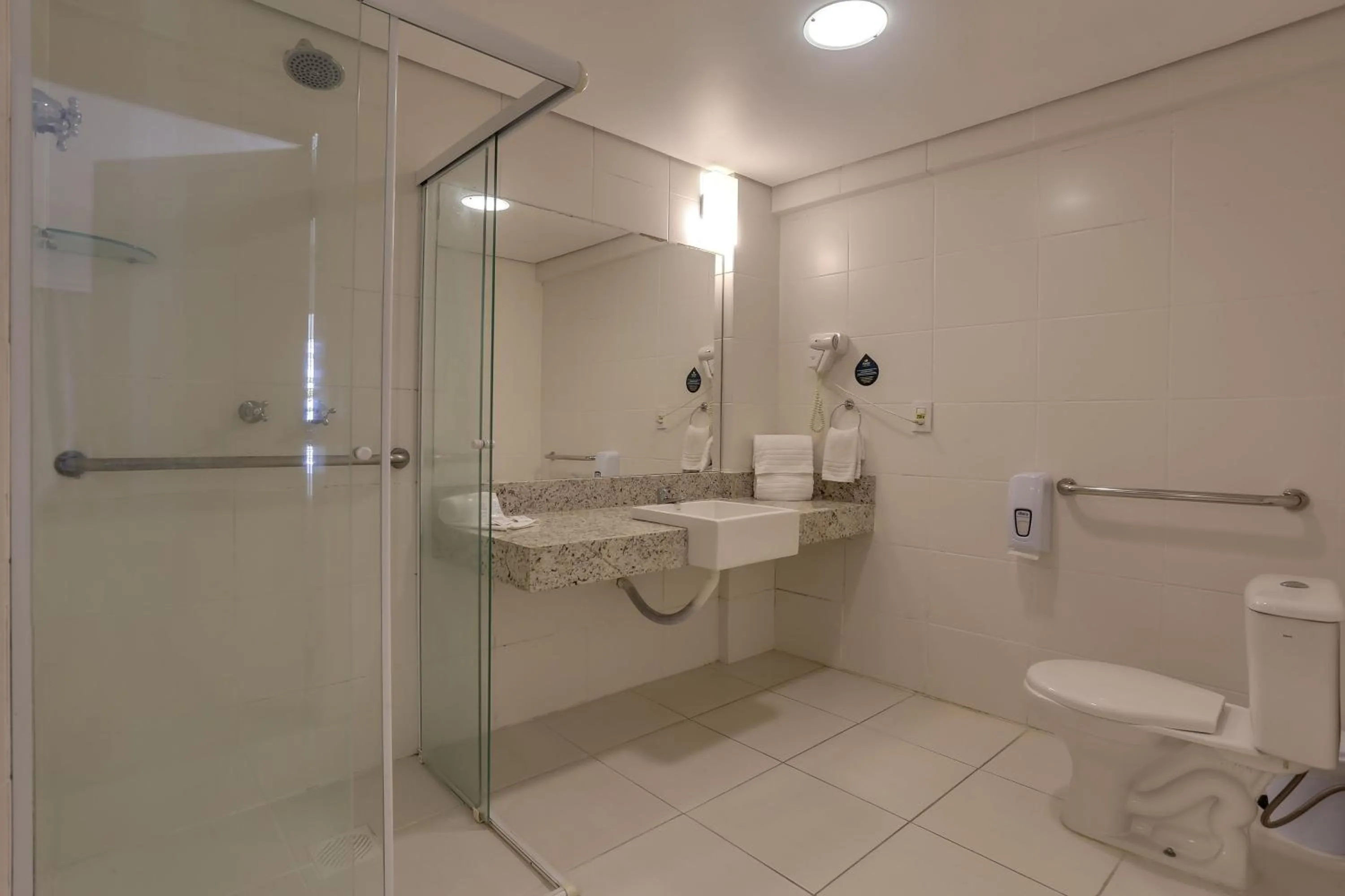 Toilet in Hotel Porto Sol Beach