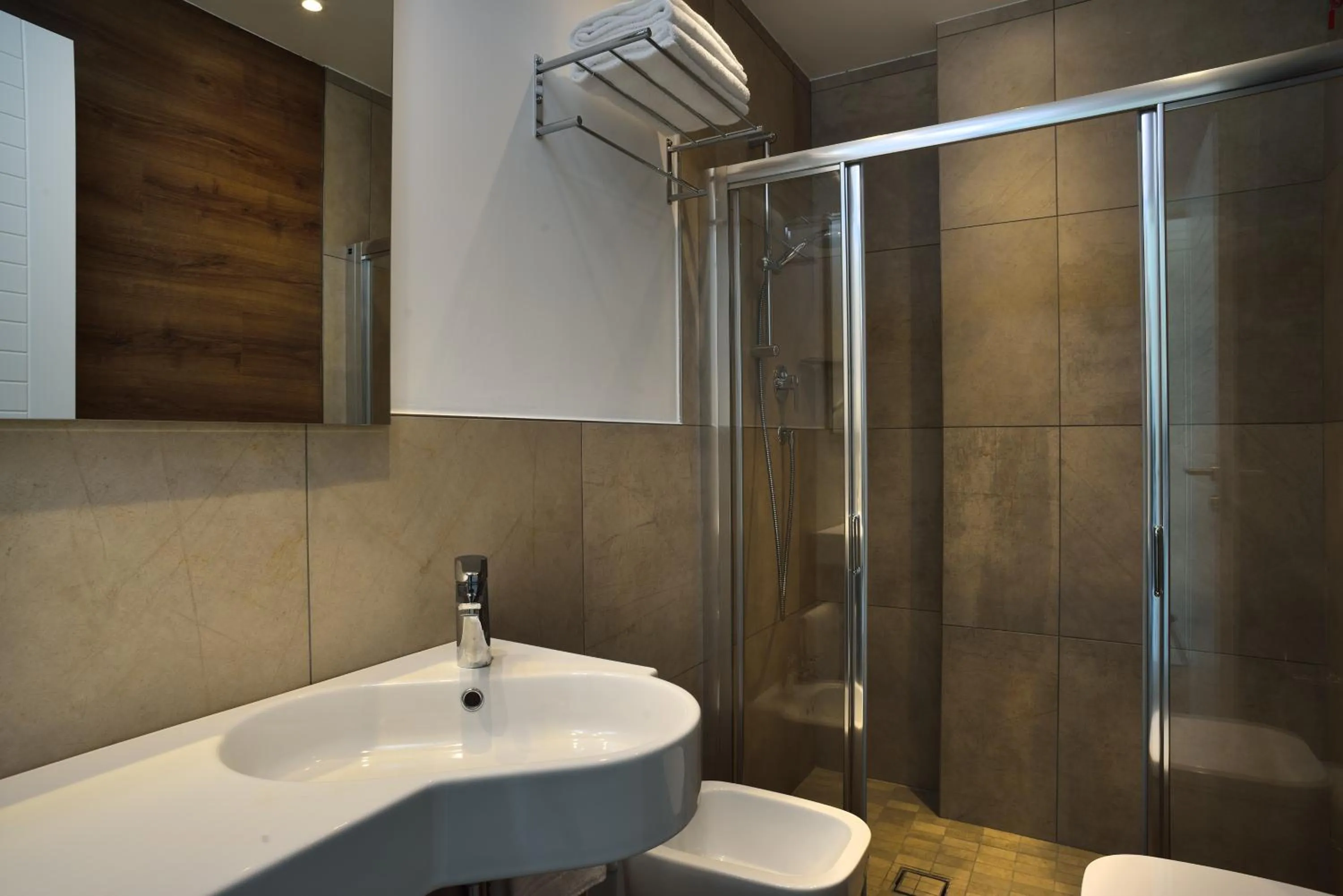 Shower in Embassy Hotel & Spa