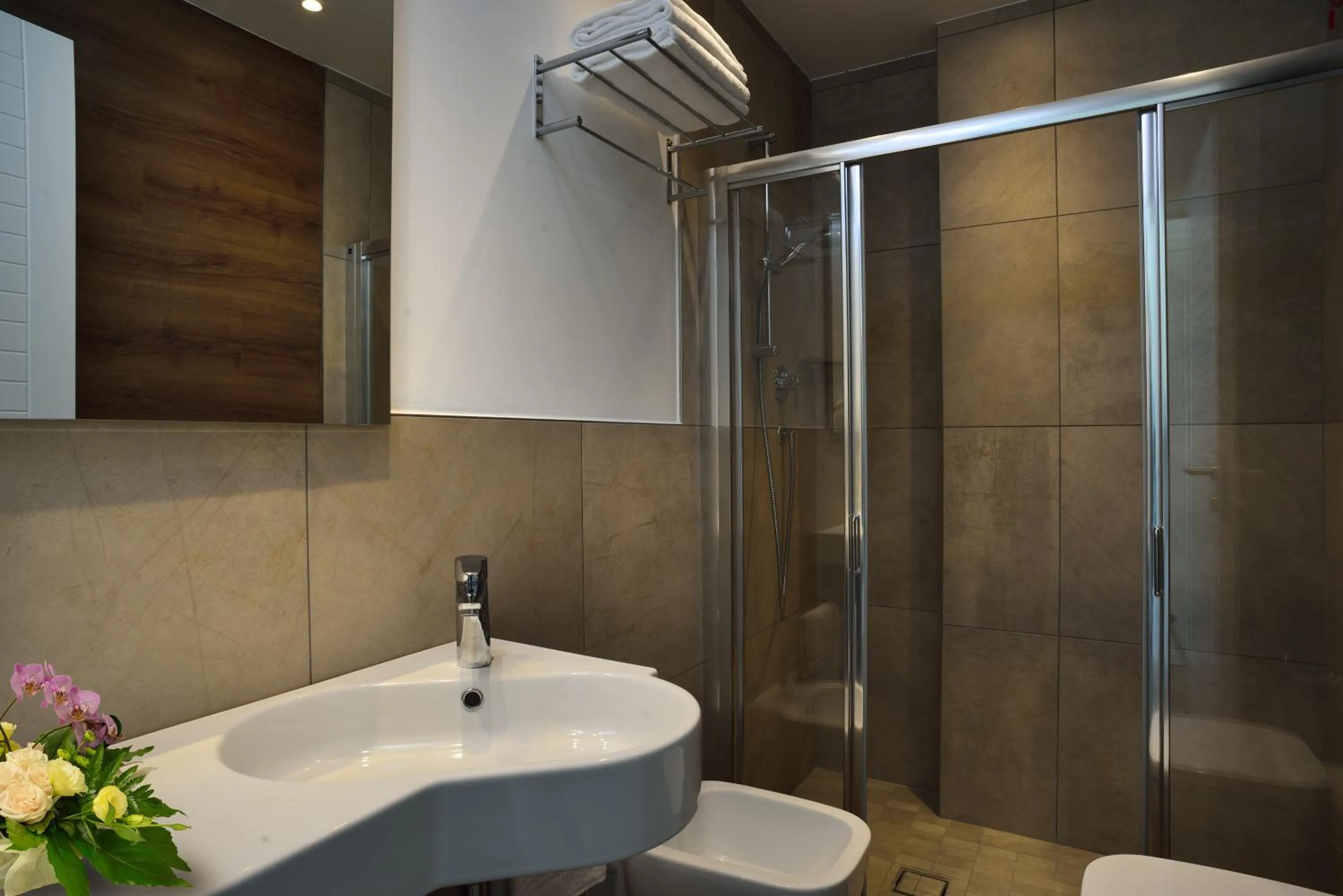 Shower in Embassy Hotel & Spa
