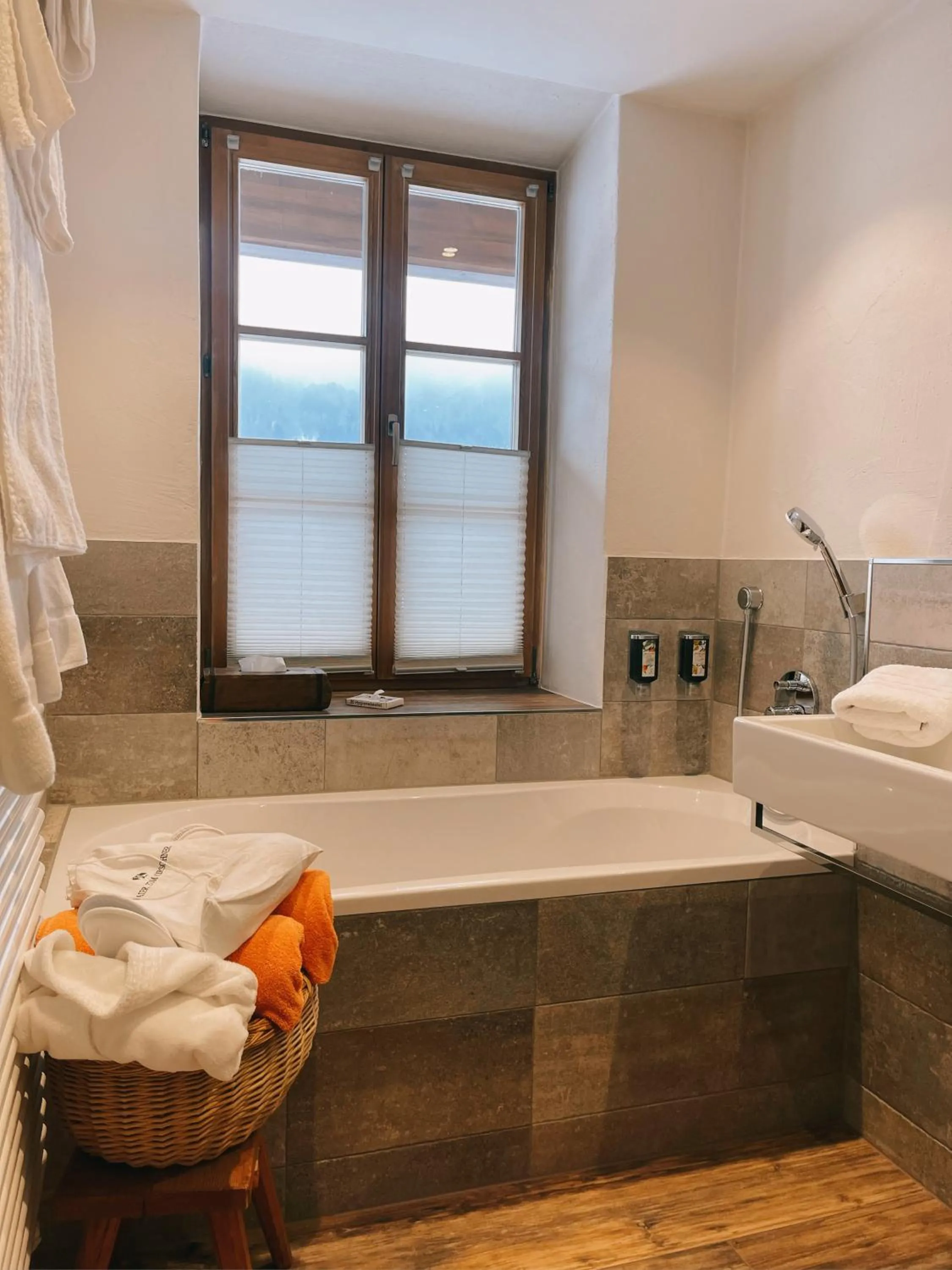 Shower in Hotel Maier zum Kirschner