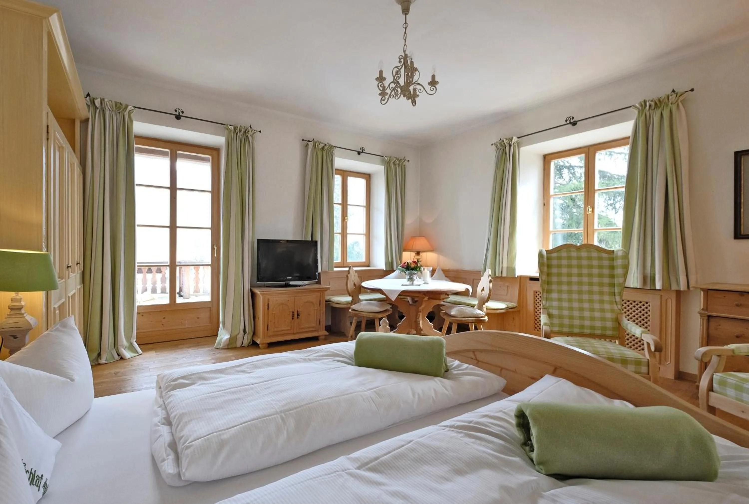 Photo of the whole room, Bed in Hotel Maier zum Kirschner