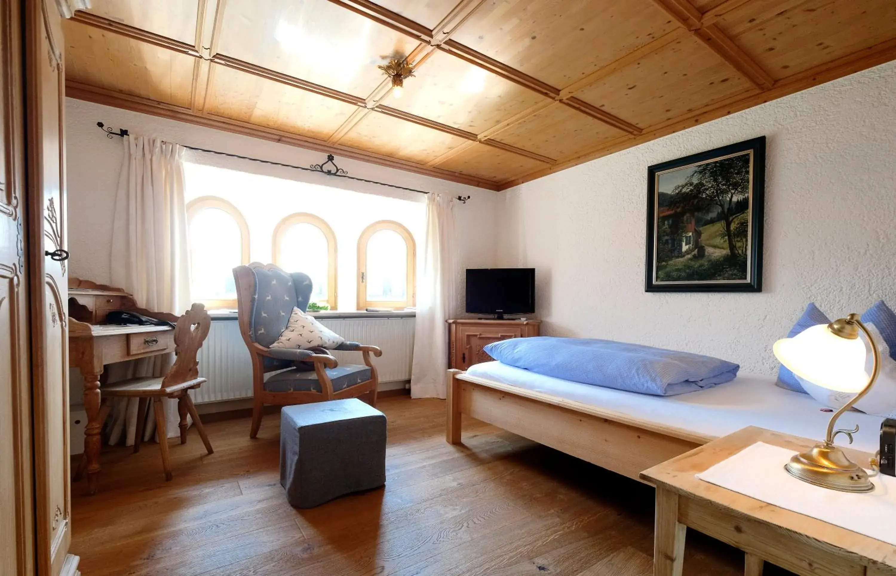 Standard Single Room with Mountain View in Hotel Maier zum Kirschner Standard Single Room with Mountain View in Hotel Maier zum Kirschner