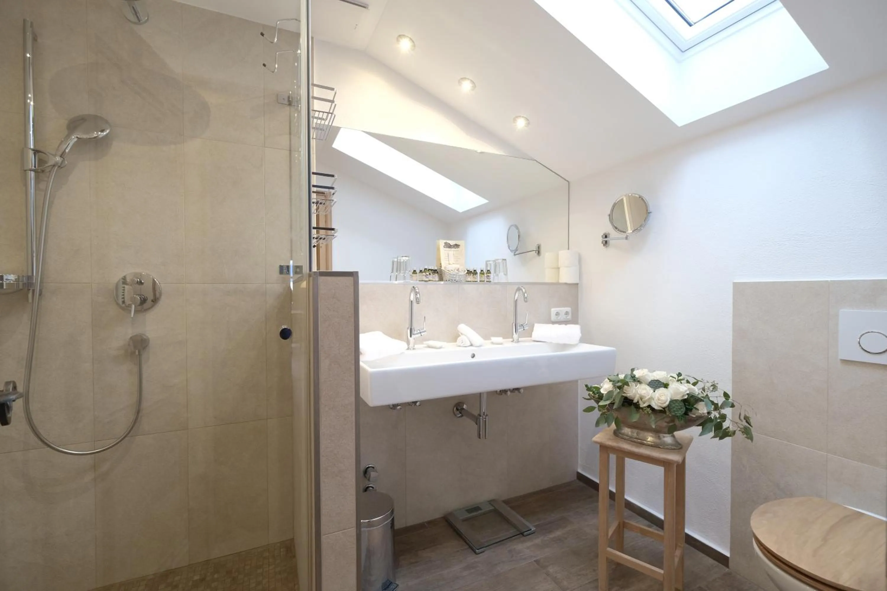 Bathroom in Hotel Maier zum Kirschner