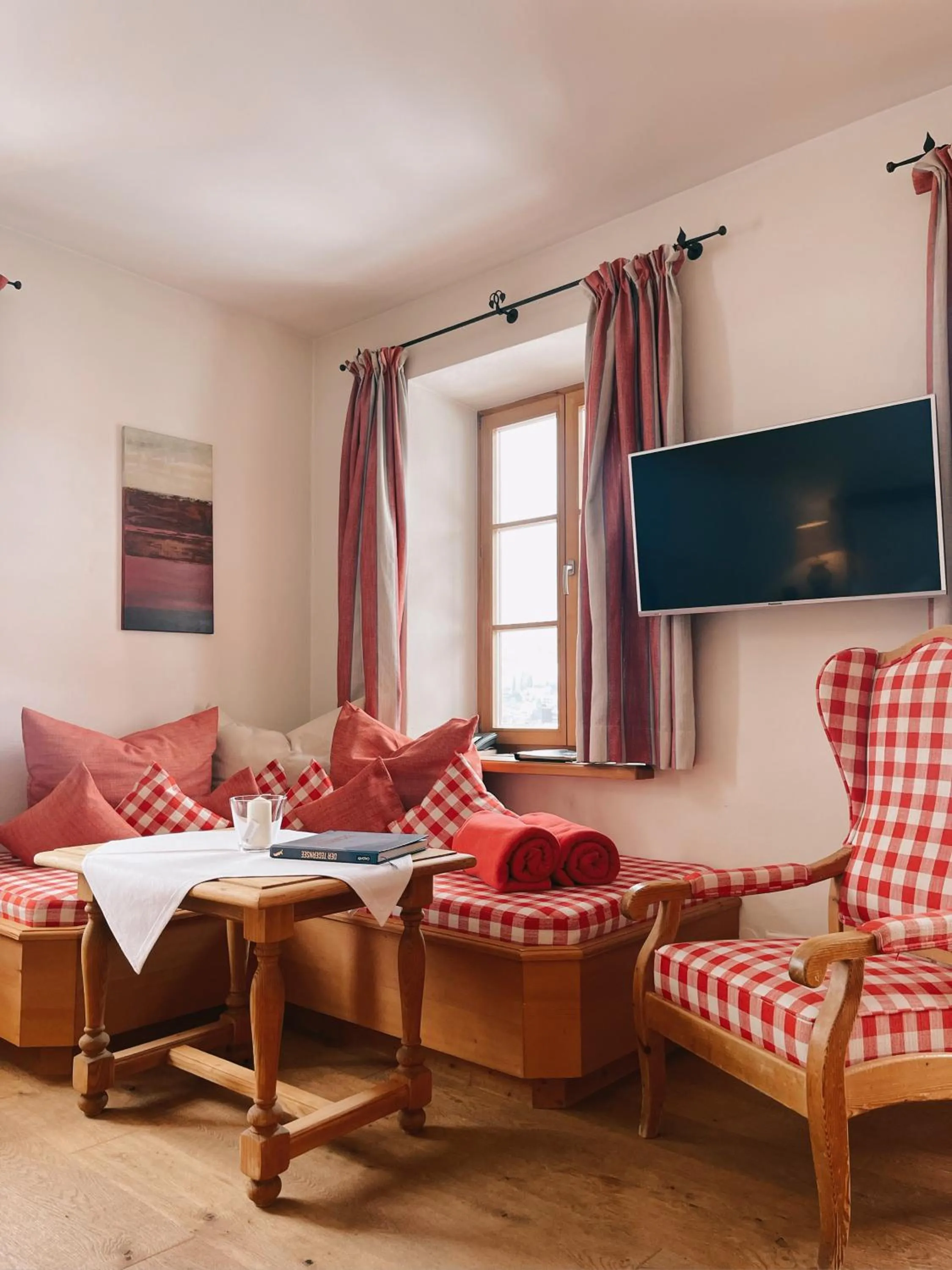 Seating area in Hotel Maier zum Kirschner