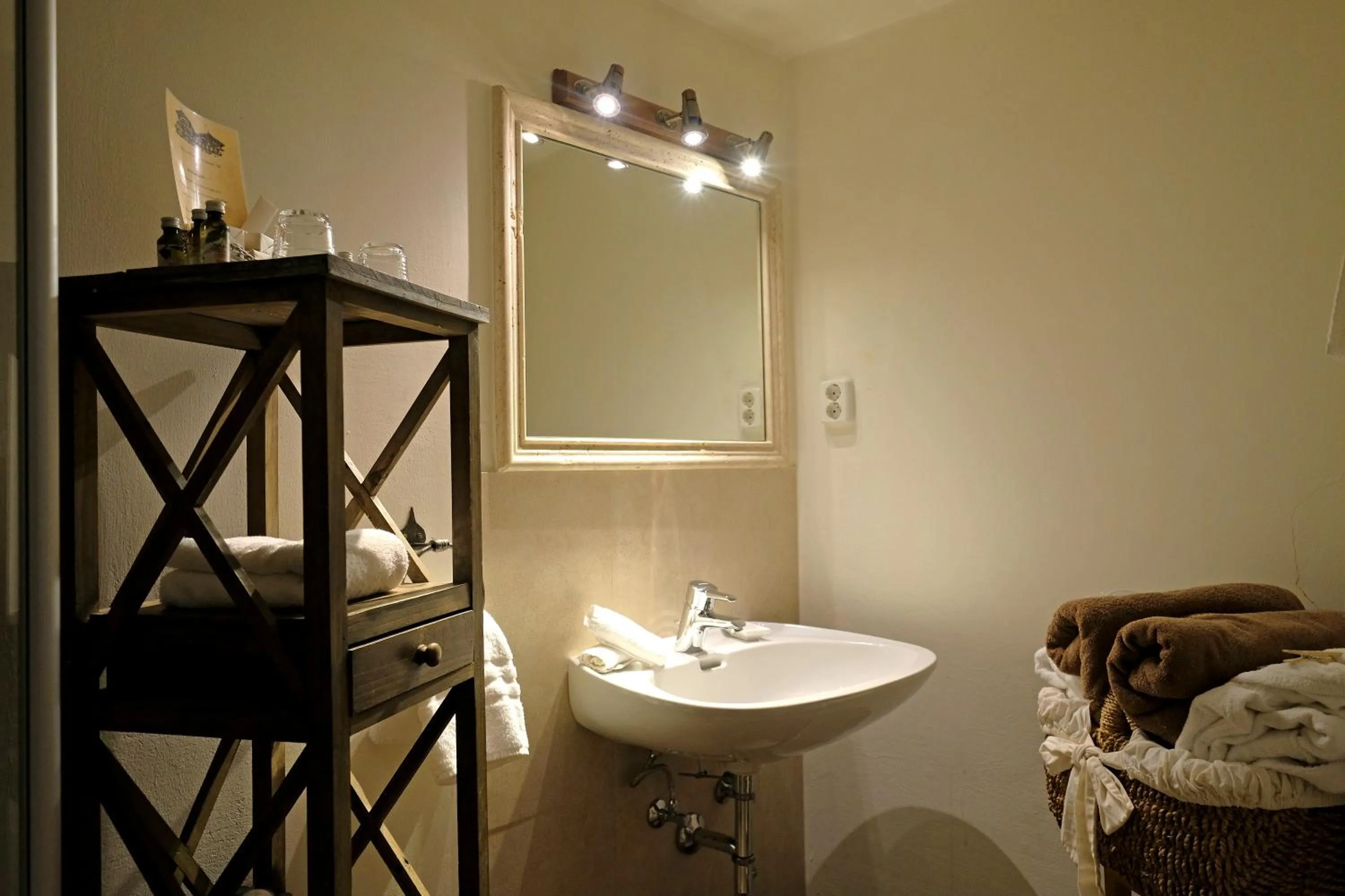 Bathroom in Hotel Maier zum Kirschner