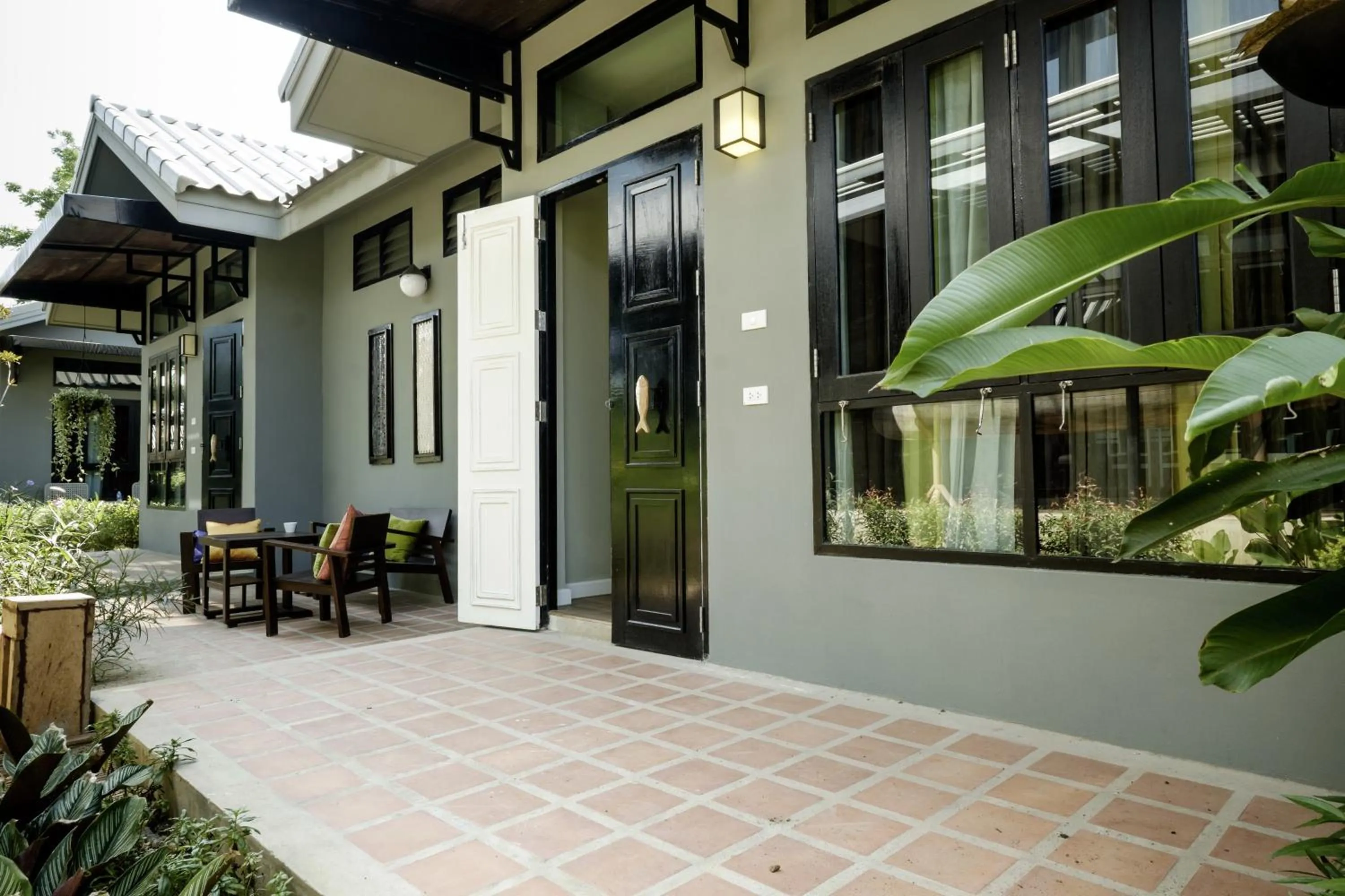 Facade/entrance in Amphawa Caza Platuu