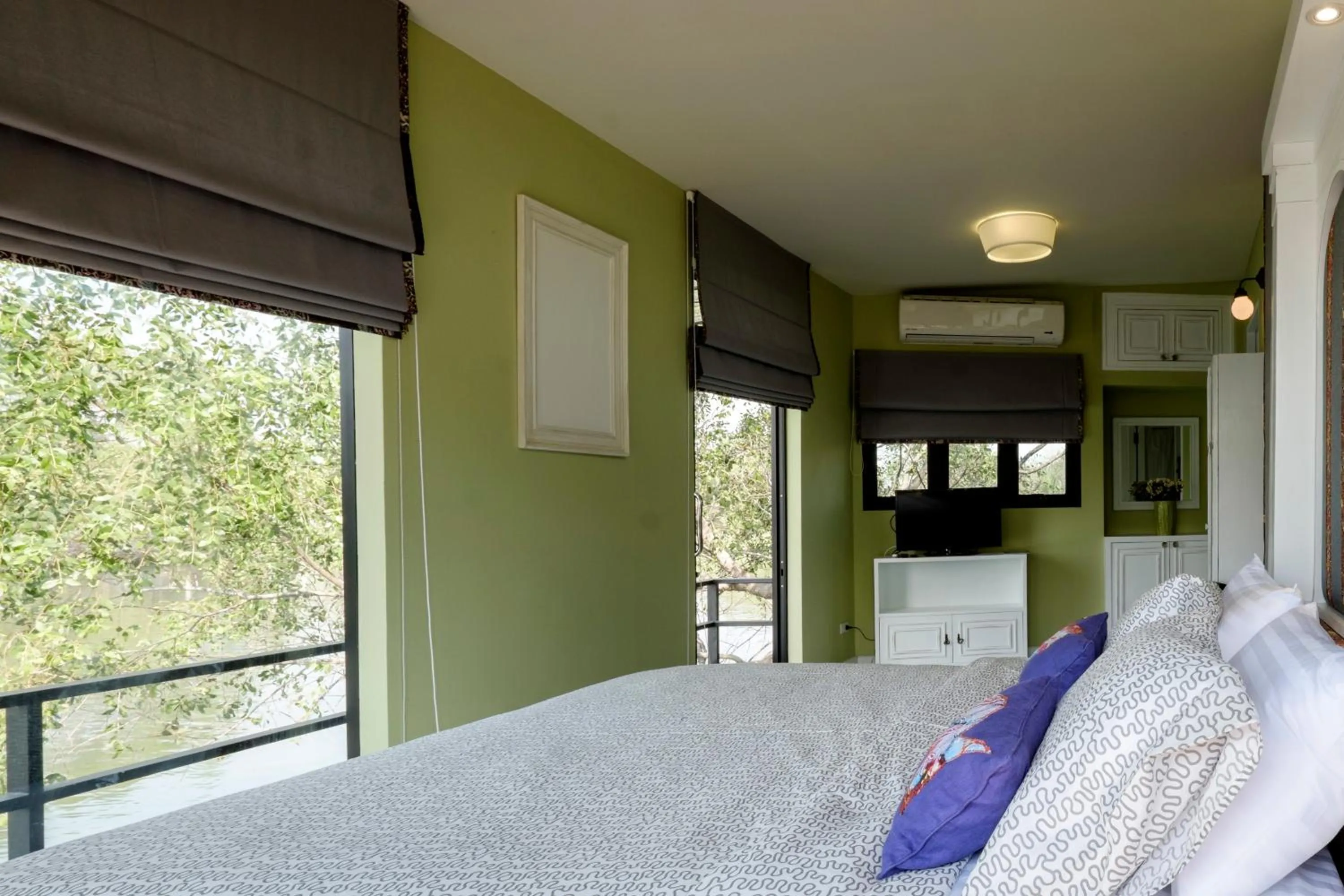 Bed in Amphawa Caza Platuu